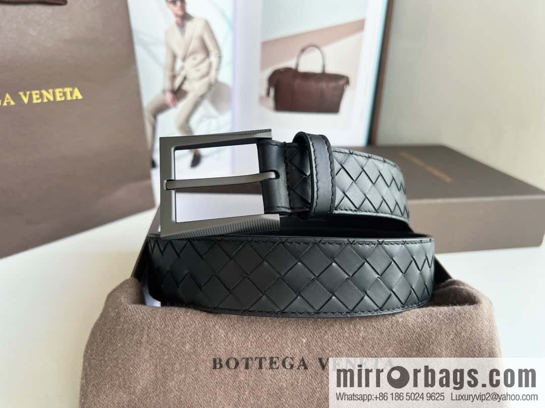 Bottega. Venetia, matte calfskin woven with needle button men's 3.5cm belt
