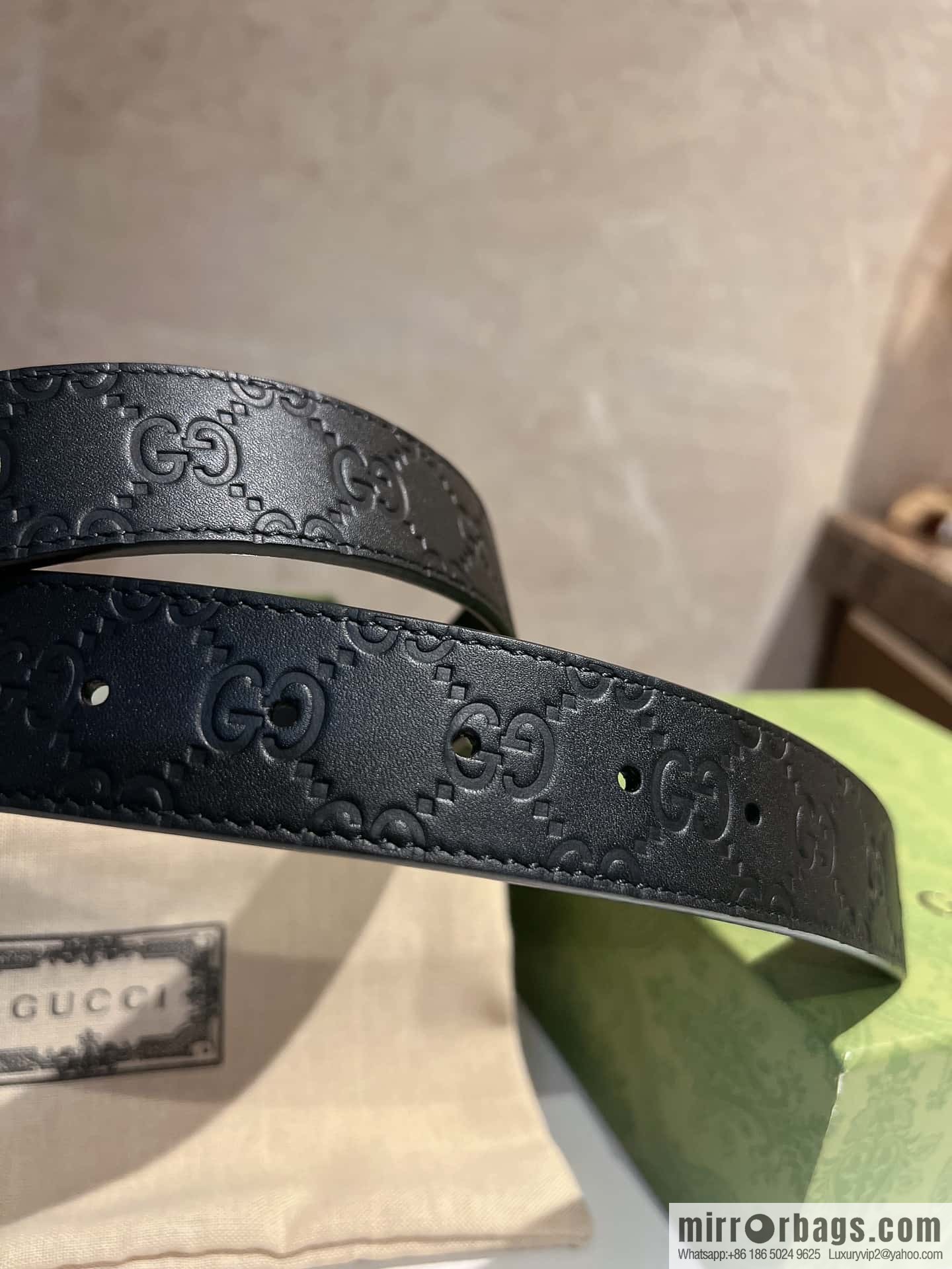 Gucci Gucci, first layer cowhide embossed texture G-shaped metal clip buckle men's 35mm belt