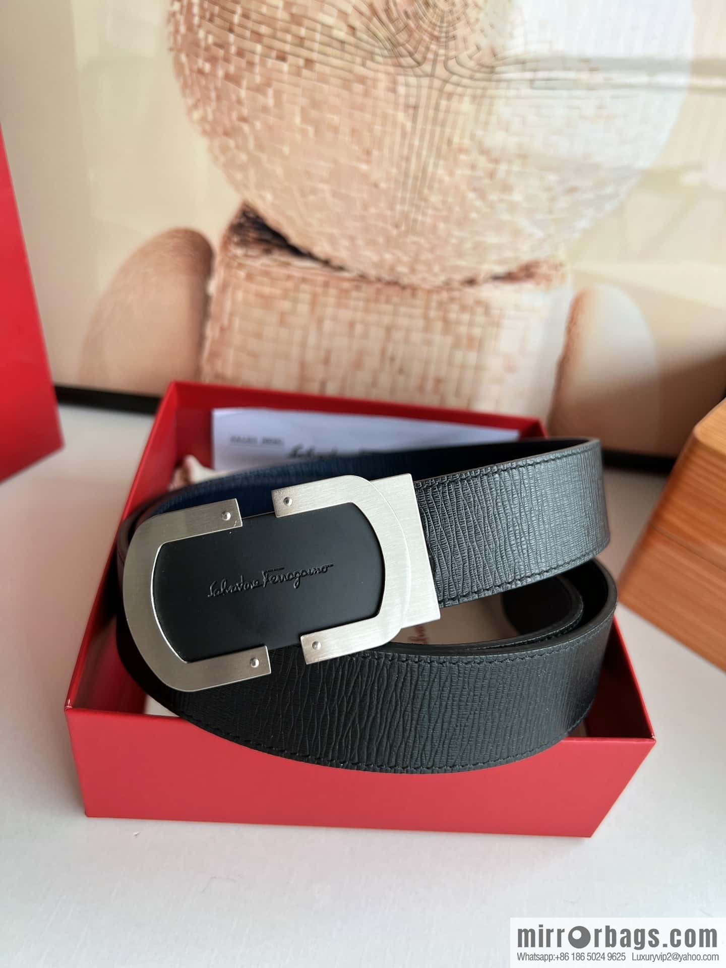 Ferragamo Ferragamo, double-sided belt with soft and delicate first layer cowhide material Men's 3.5cm belt