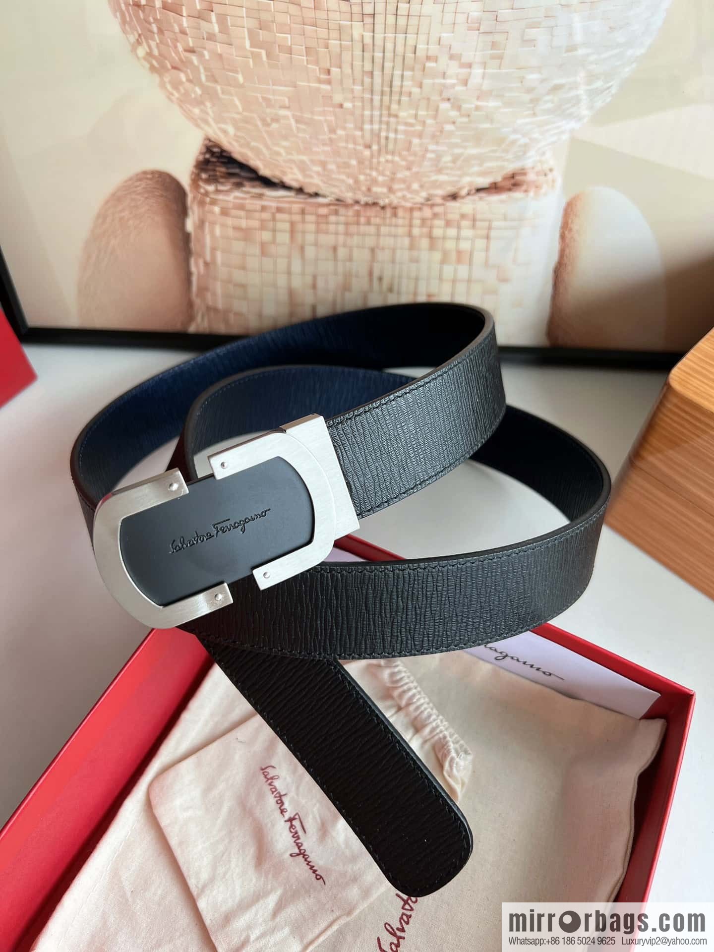 Ferragamo Ferragamo, double-sided belt with soft and delicate first layer cowhide material Men's 3.5cm belt