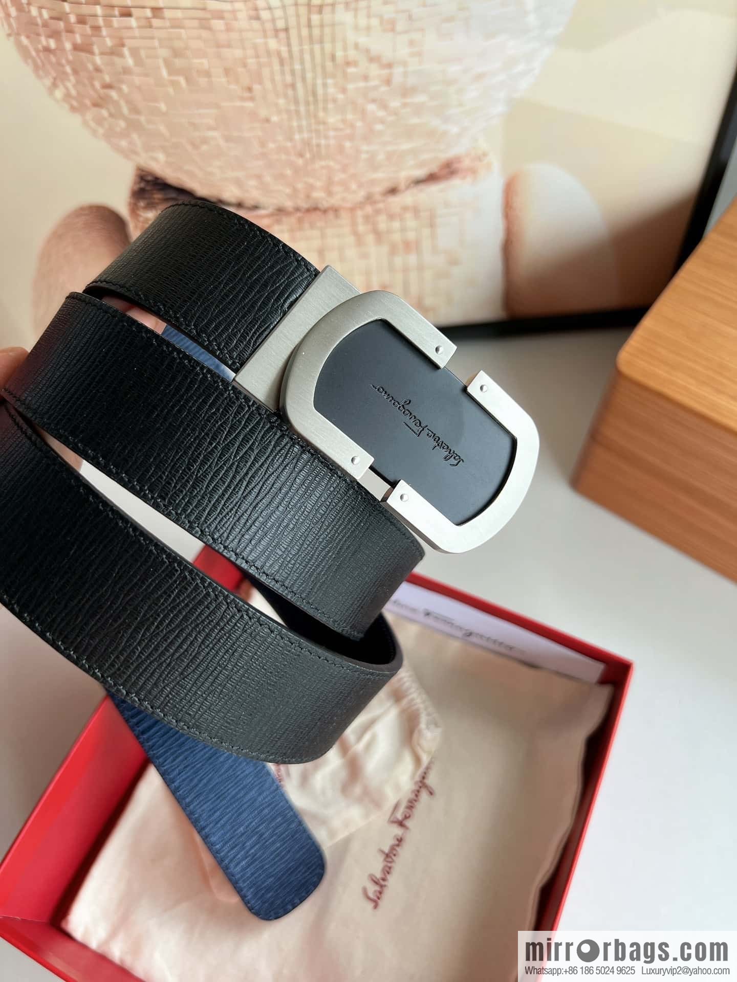 Ferragamo Ferragamo, double-sided belt with soft and delicate first layer cowhide material Men's 3.5cm belt