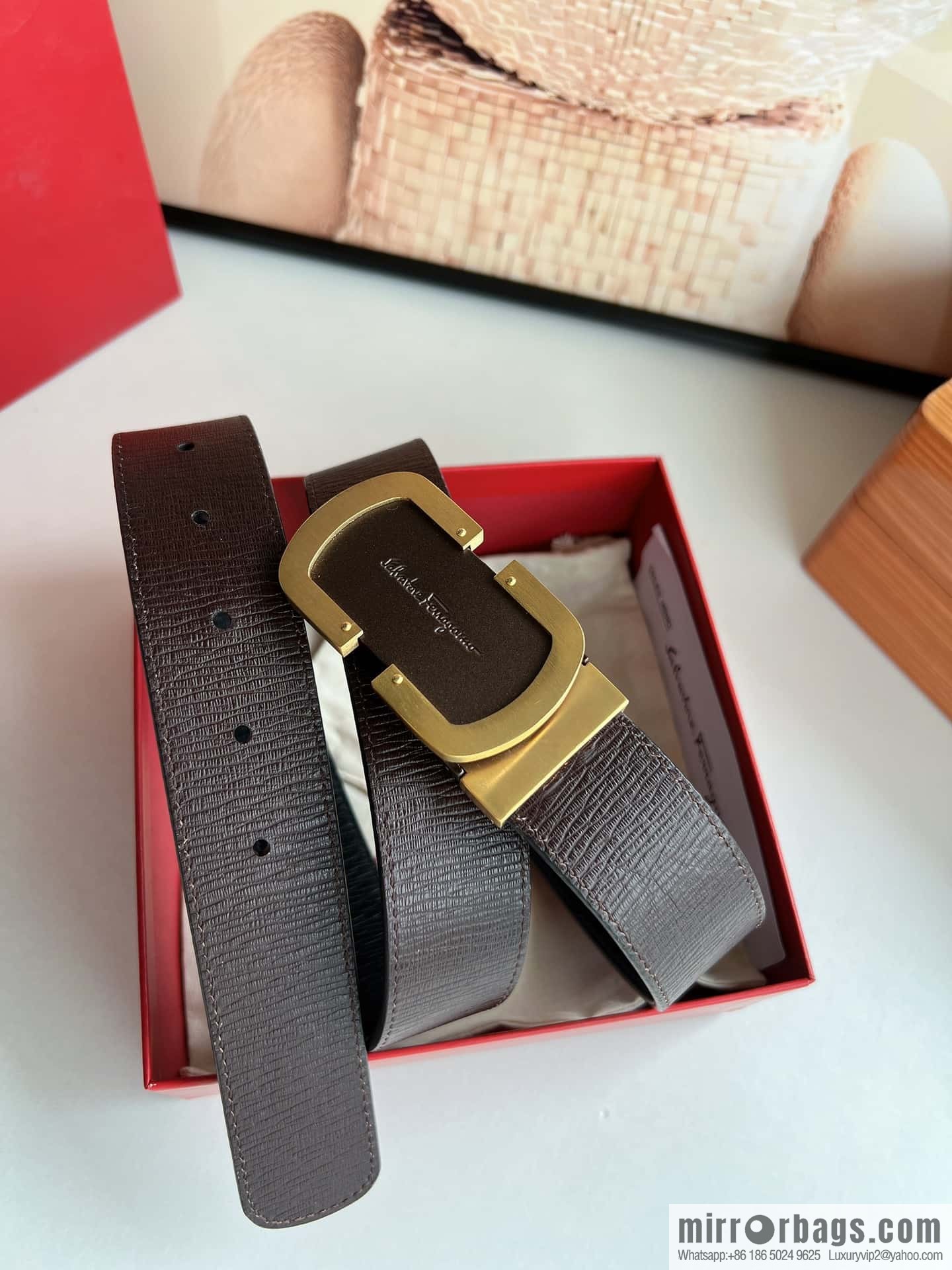 Ferragamo Ferragamo, double-sided belt with soft and delicate first layer cowhide material Men's 3.5cm belt