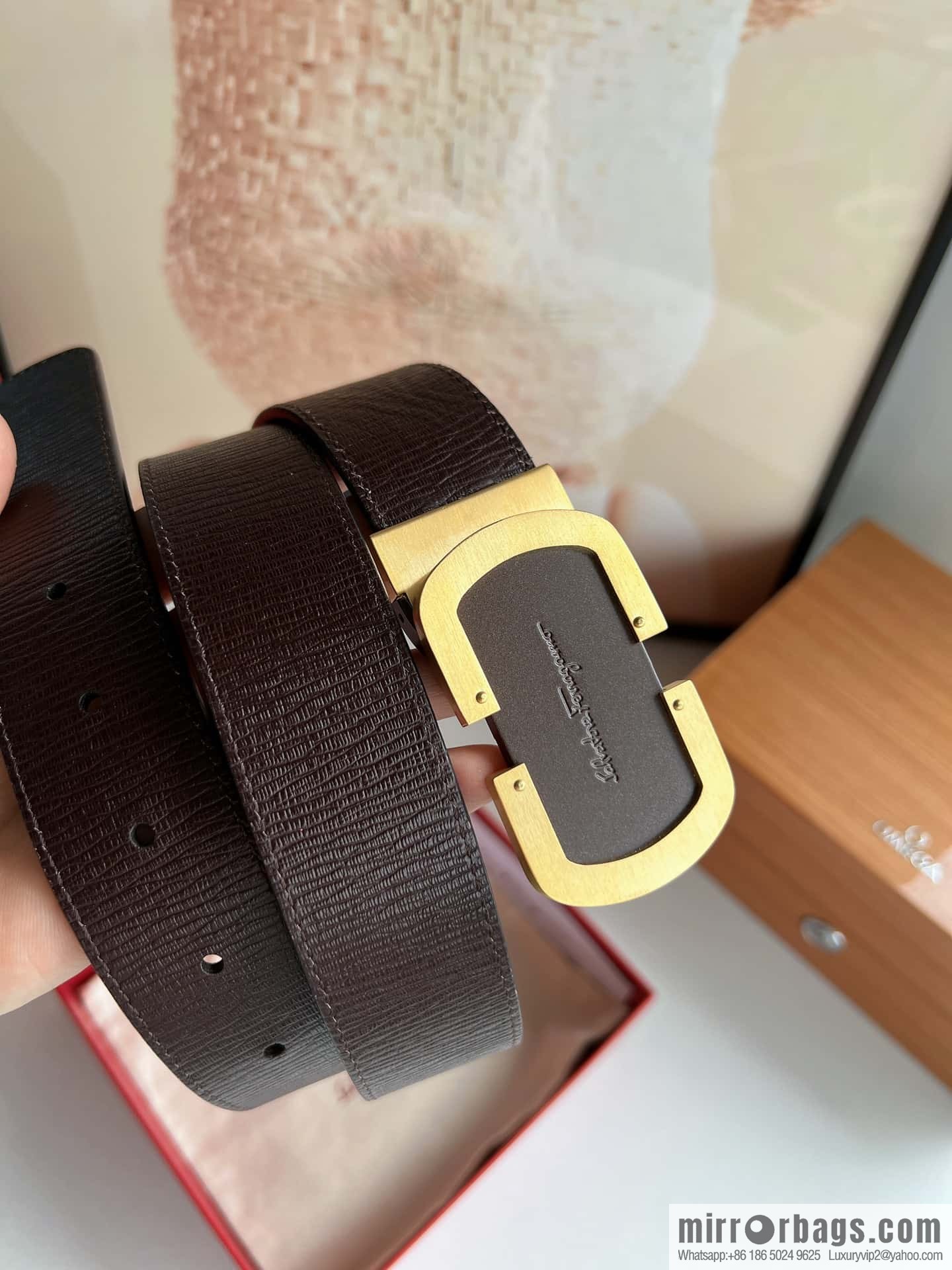 Ferragamo Ferragamo, double-sided belt with soft and delicate first layer cowhide material Men's 3.5cm belt