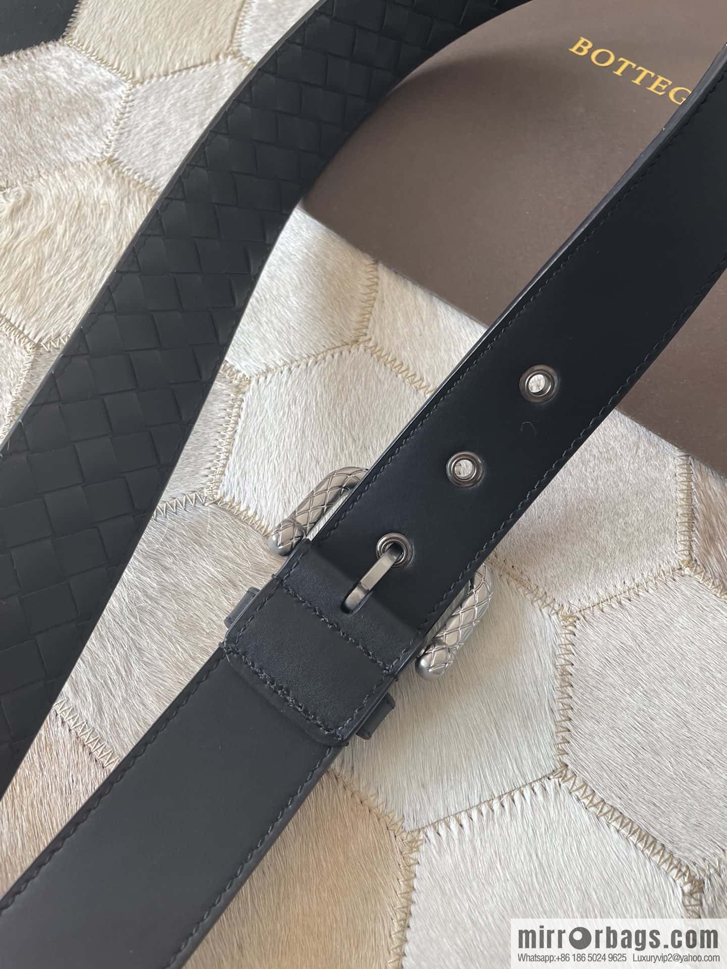 Bottega Veneta Butterfly Replica Luxury Handbag, Men's Hand-woven Cowhide Pattern Engraved Pin Buckle Belt 3.5cm