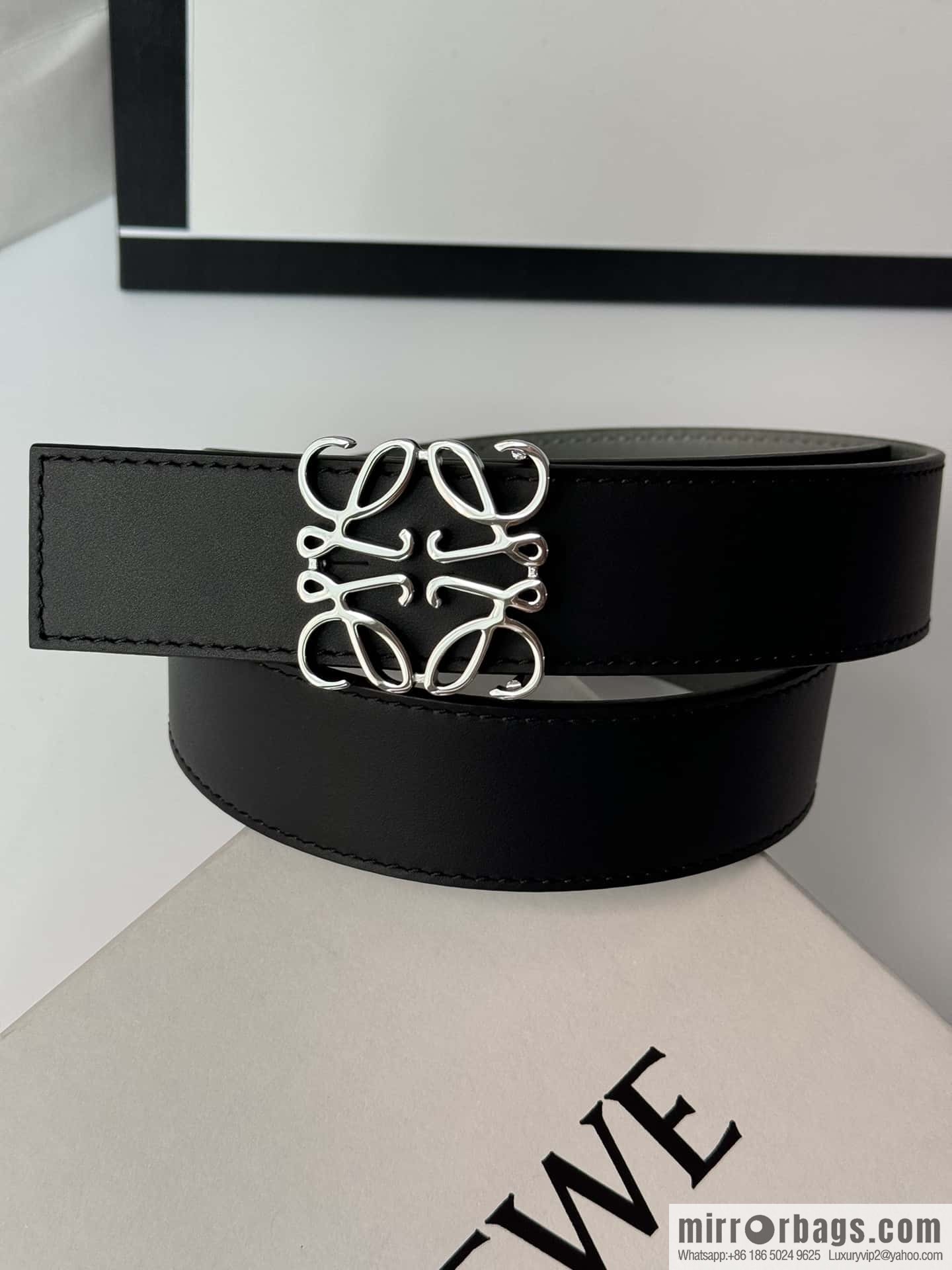 LOEWE Luo Yiwei, men's Spanish style logo metal buckle retro craftsmanship double-sided cowhide belt 3.5cm