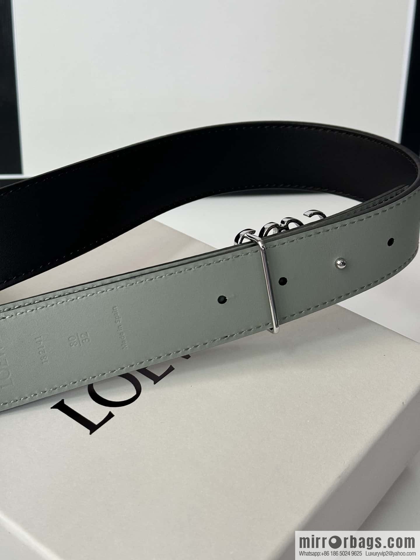 LOEWE Luo Yiwei, men's Spanish style logo metal buckle retro craftsmanship double-sided cowhide belt 3.5cm