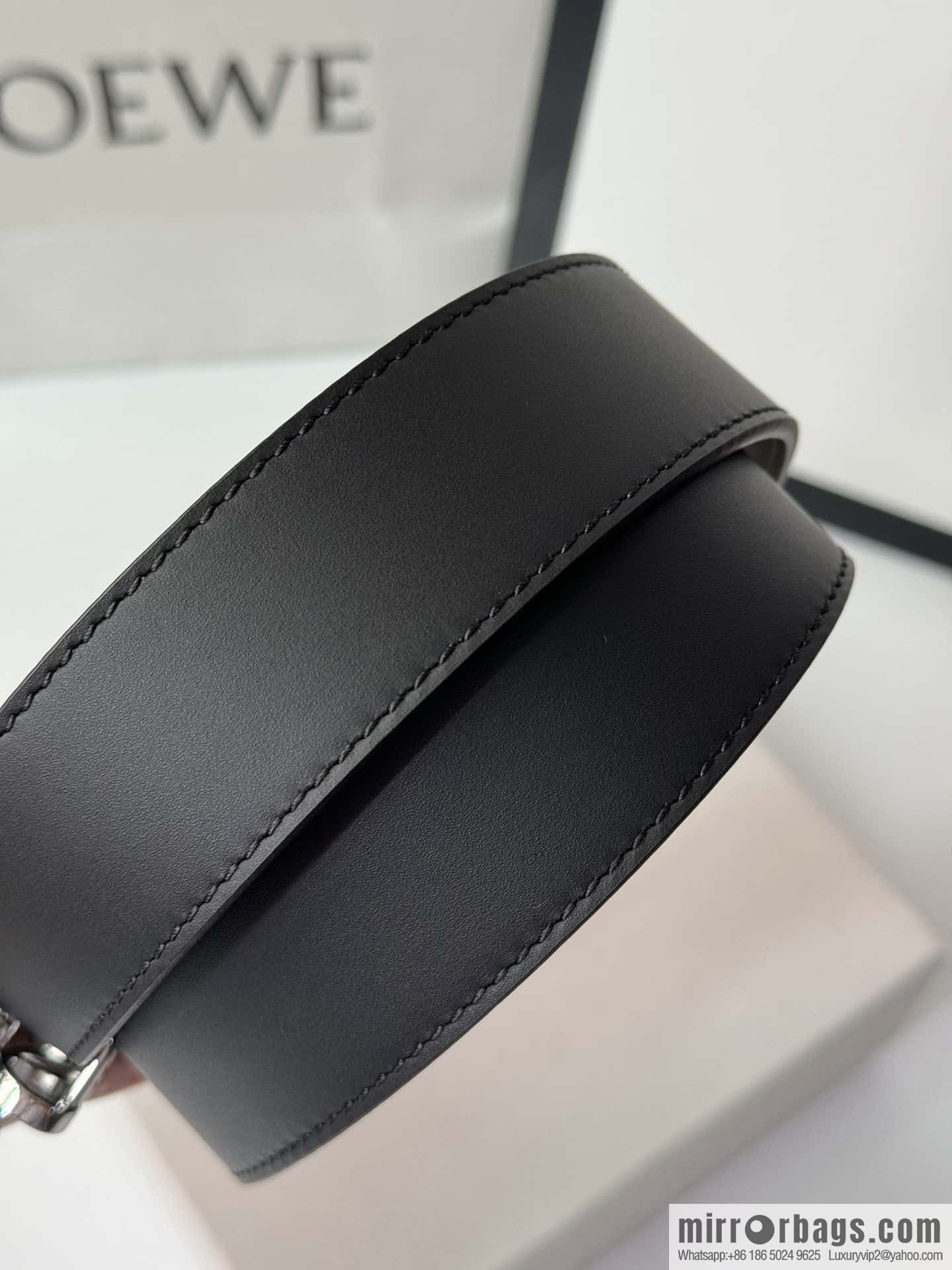 LOEWE Luo Yiwei, men's Spanish style logo metal buckle retro craftsmanship double-sided cowhide belt 3.5cm
