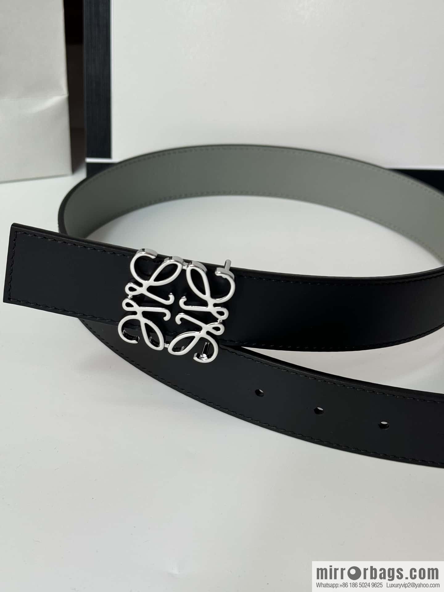 LOEWE Luo Yiwei, men's Spanish style logo metal buckle retro craftsmanship double-sided cowhide belt 3.5cm