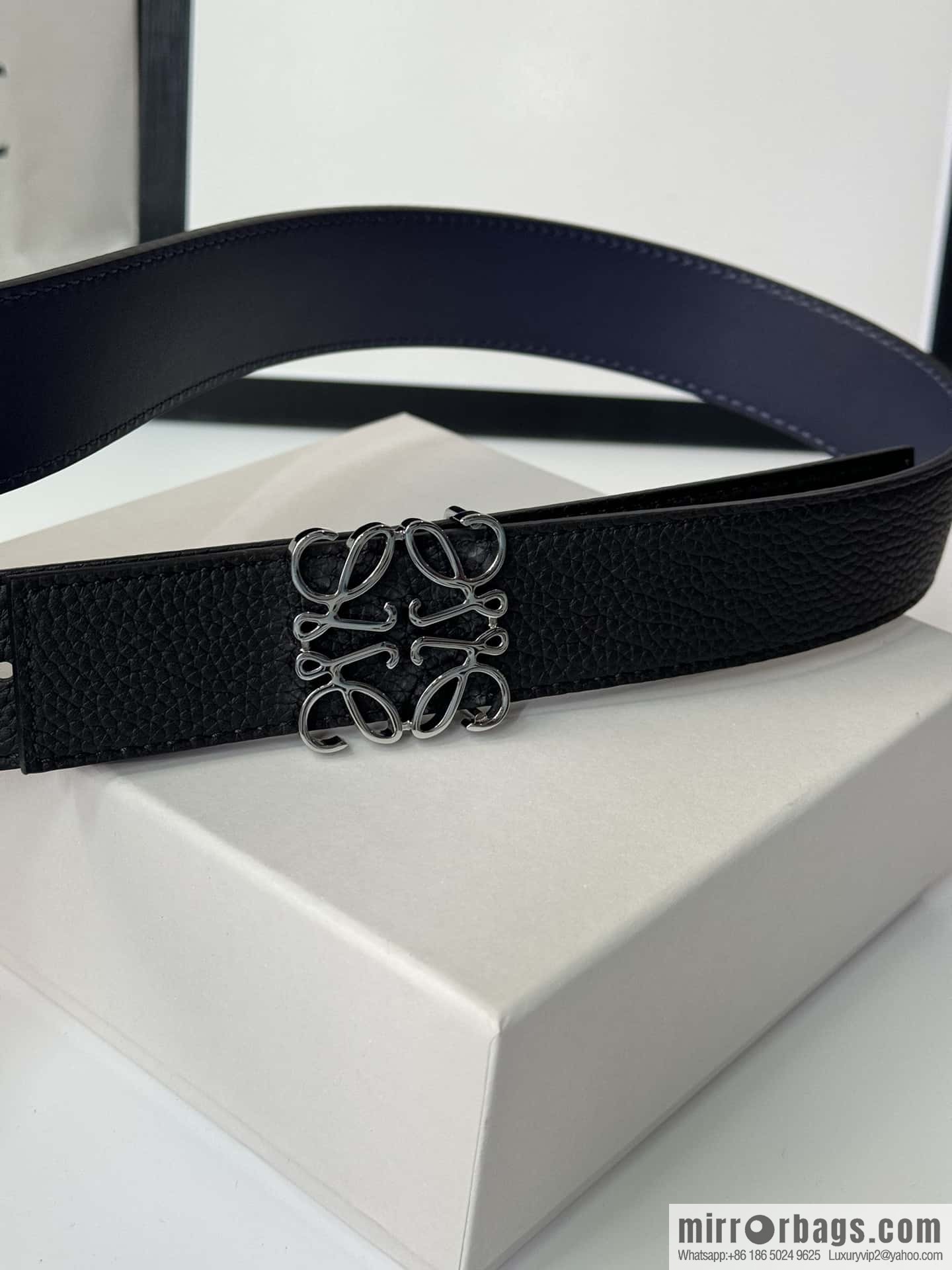 LOEWE Luo Yiwei, men's Spanish style logo metal buckle retro craftsmanship double-sided cowhide belt 3.5cm