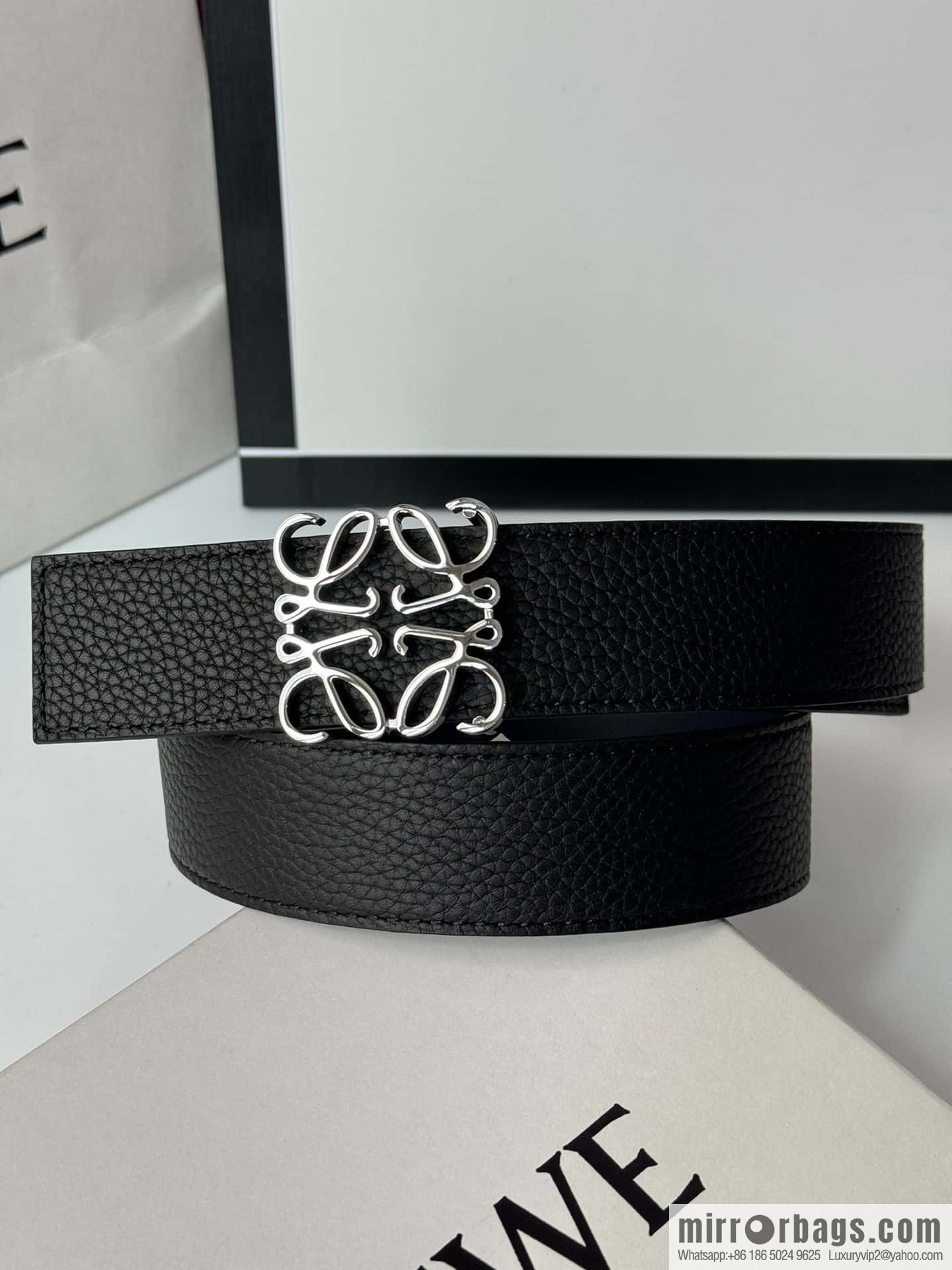 LOEWE Luo Yiwei, men's Spanish style logo metal buckle retro craftsmanship double-sided cowhide belt 3.5cm