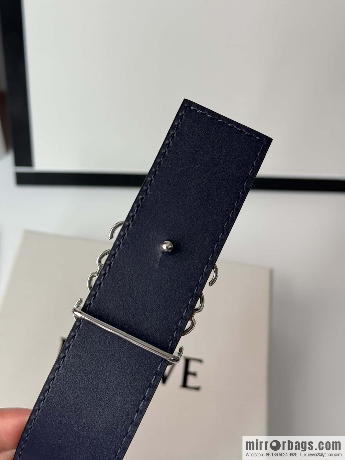 LOEWE Luo Yiwei, men's Spanish style logo metal buckle retro craftsmanship double-sided cowhide belt 3.5cm