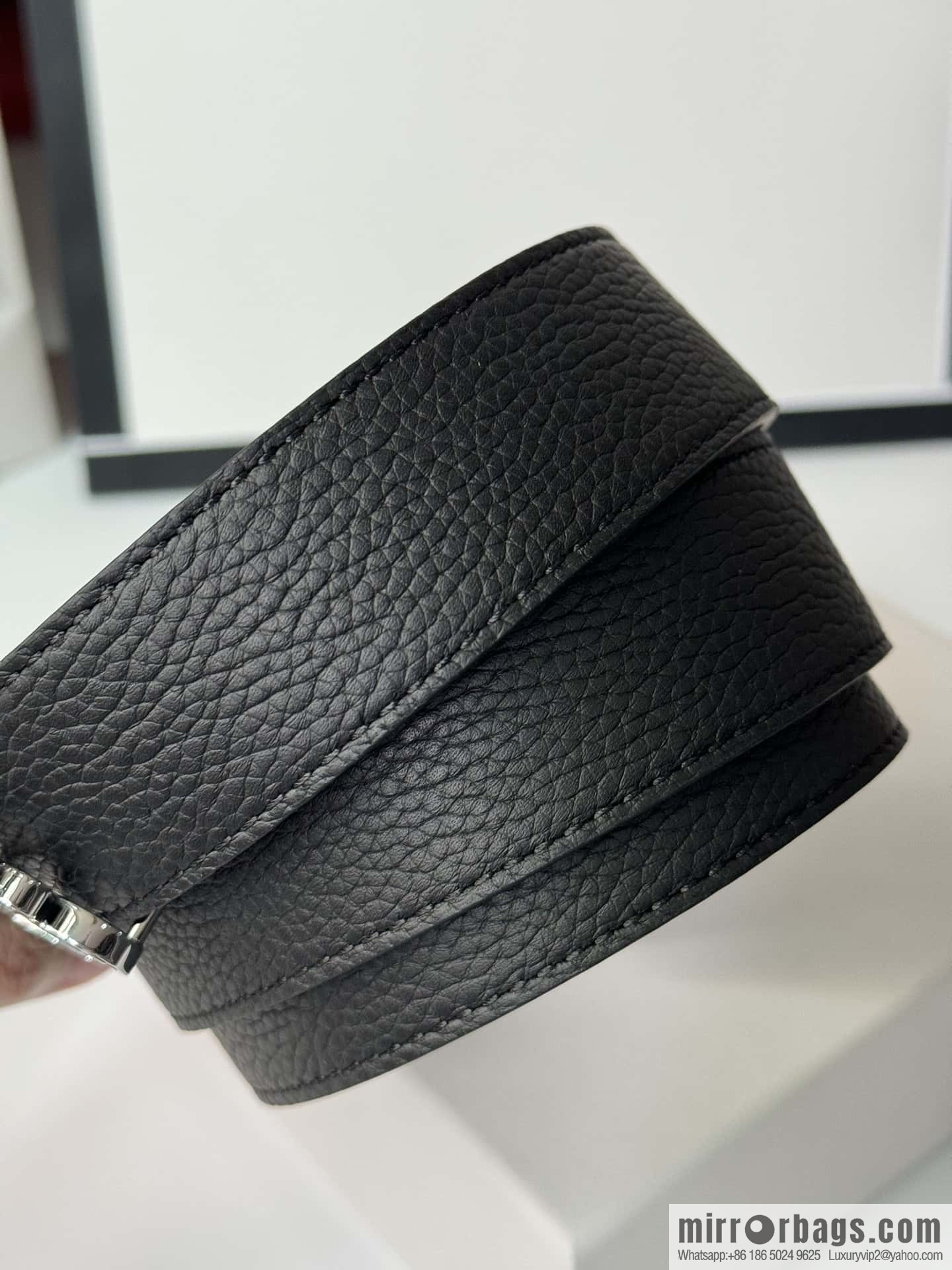 LOEWE Luo Yiwei, men's Spanish style logo metal buckle retro craftsmanship double-sided cowhide belt 3.5cm