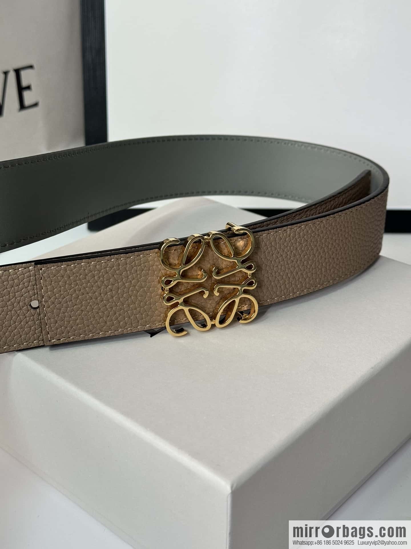 LOEWE Luo Yiwei, men's Spanish style logo metal buckle retro craftsmanship double-sided cowhide belt 3.5cm