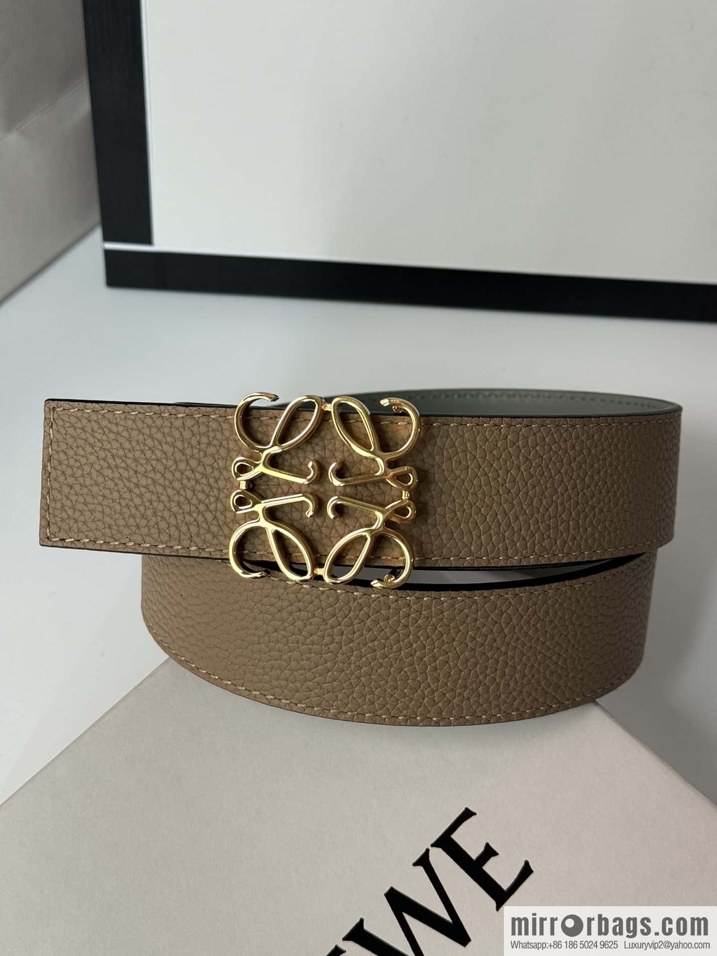LOEWE Luo Yiwei, men's Spanish style logo metal buckle retro craftsmanship double-sided cowhide belt 3.5cm