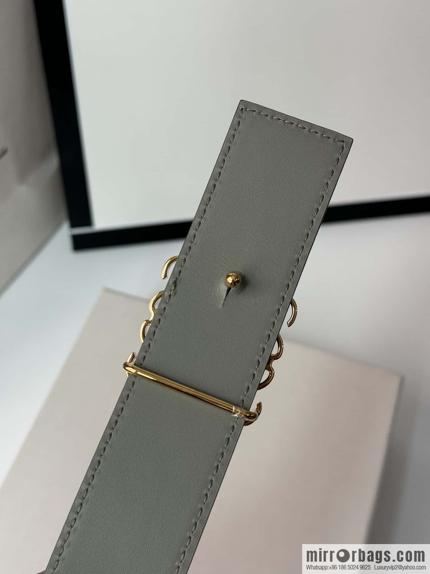 LOEWE Luo Yiwei, men's Spanish style logo metal buckle retro craftsmanship double-sided cowhide belt 3.5cm