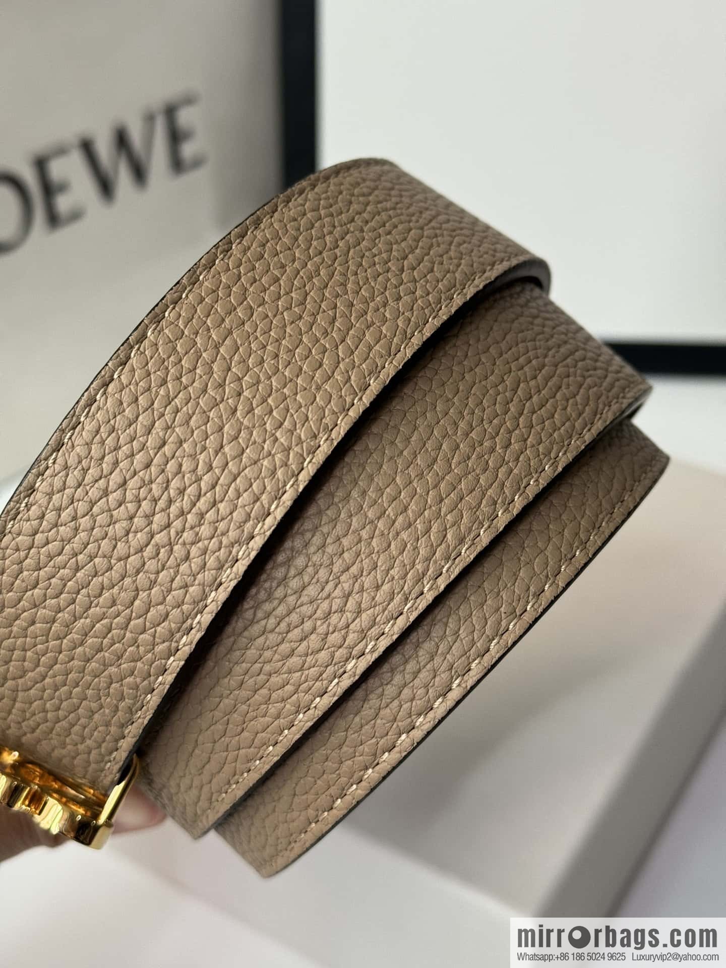 LOEWE Luo Yiwei, men's Spanish style logo metal buckle retro craftsmanship double-sided cowhide belt 3.5cm