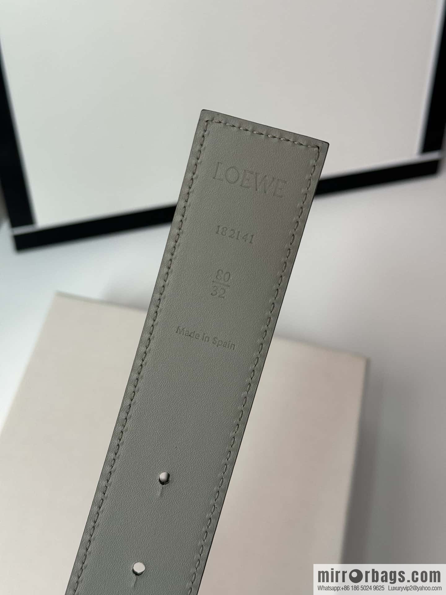 LOEWE Luo Yiwei, men's Spanish style logo metal buckle retro craftsmanship double-sided cowhide belt 3.5cm