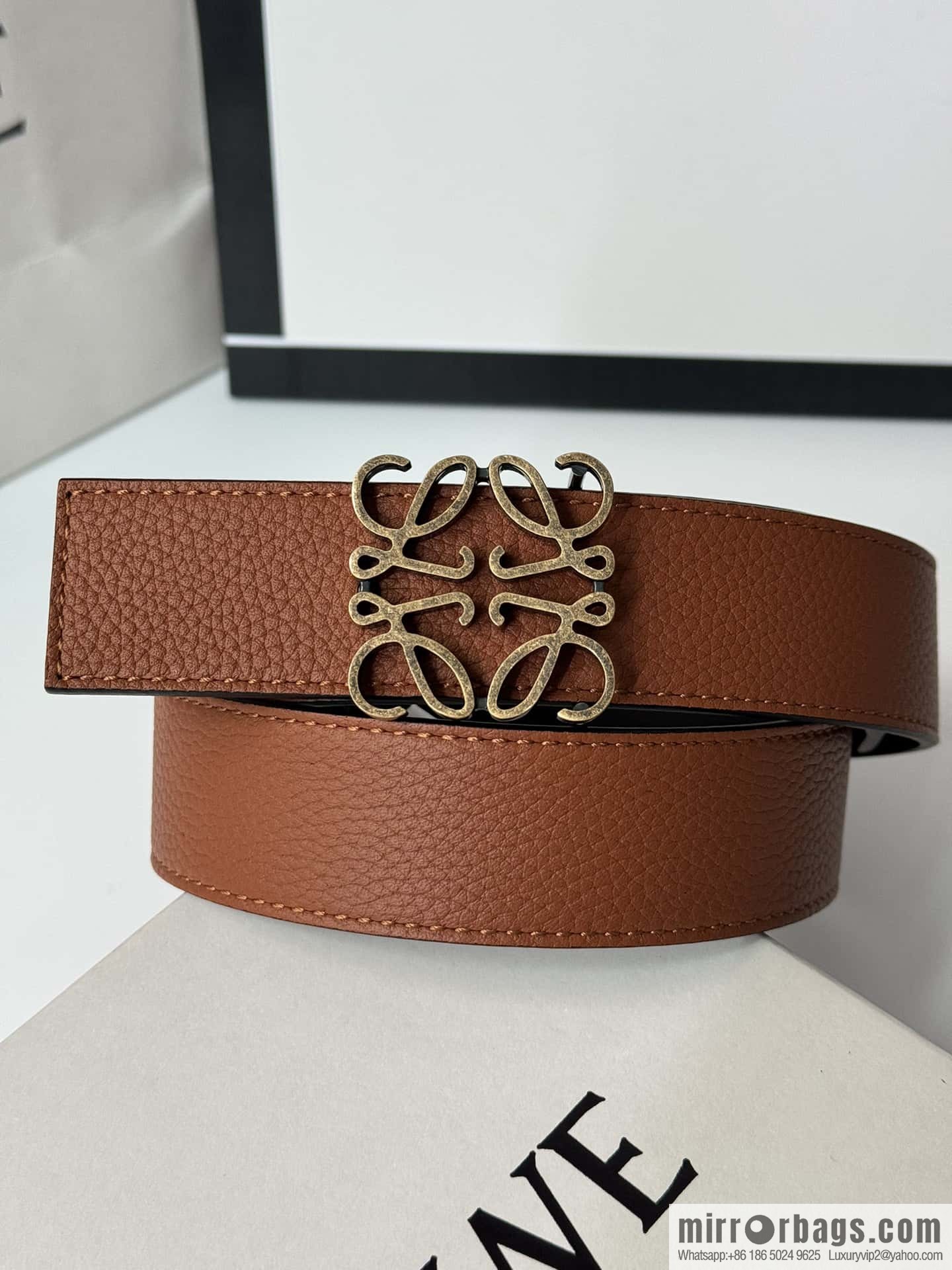 LOEWE Luo Yiwei, men's Spanish style logo metal buckle retro craftsmanship double-sided cowhide belt 3.5cm