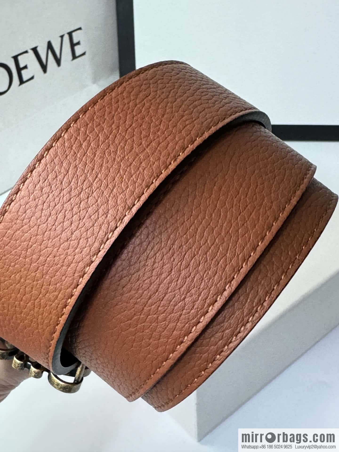 LOEWE Luo Yiwei, men's Spanish style logo metal buckle retro craftsmanship double-sided cowhide belt 3.5cm