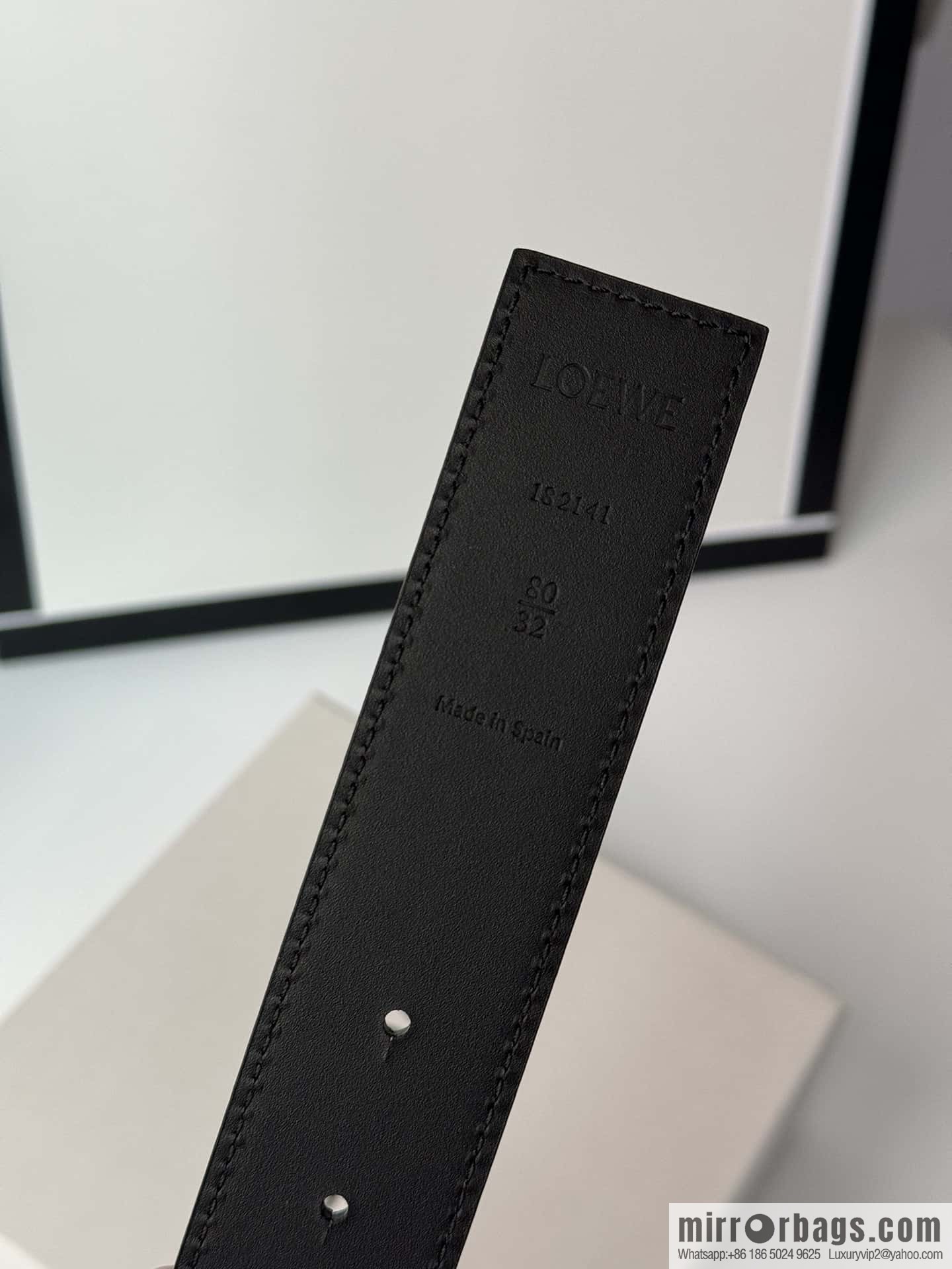 LOEWE Luo Yiwei, men's Spanish style logo metal buckle retro craftsmanship double-sided cowhide belt 3.5cm