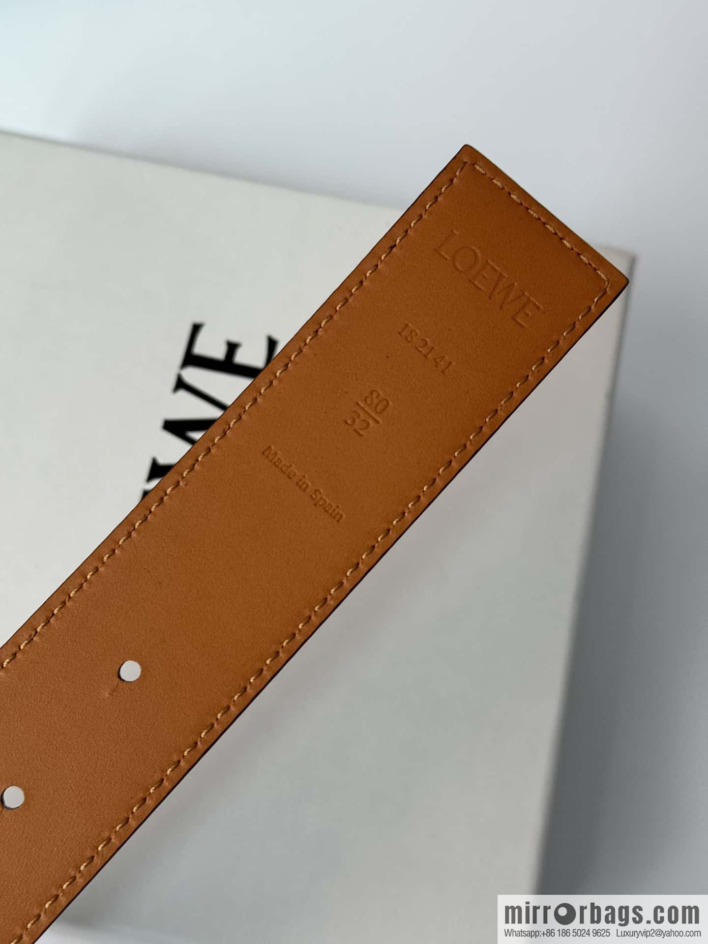 LOEWE Luo Yiwei, men's Spanish style logo metal buckle retro craftsmanship double-sided cowhide belt 3.5cm