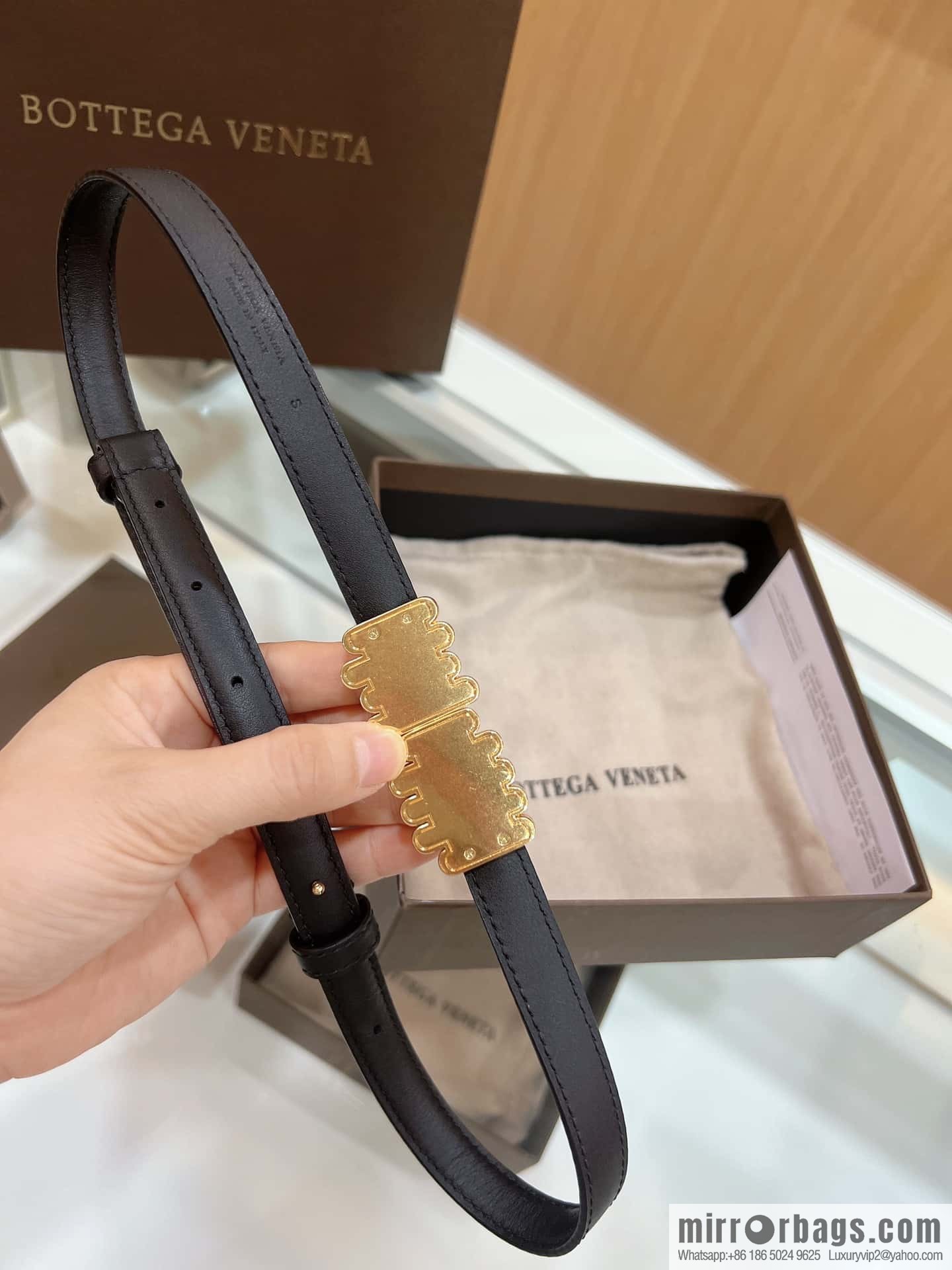 Bottega Veneta Butterfly Replica Luxury Handbag, Black Gold Metal Buckle Wrapped Irregular Design Gold Ring Decorative Waist Belt