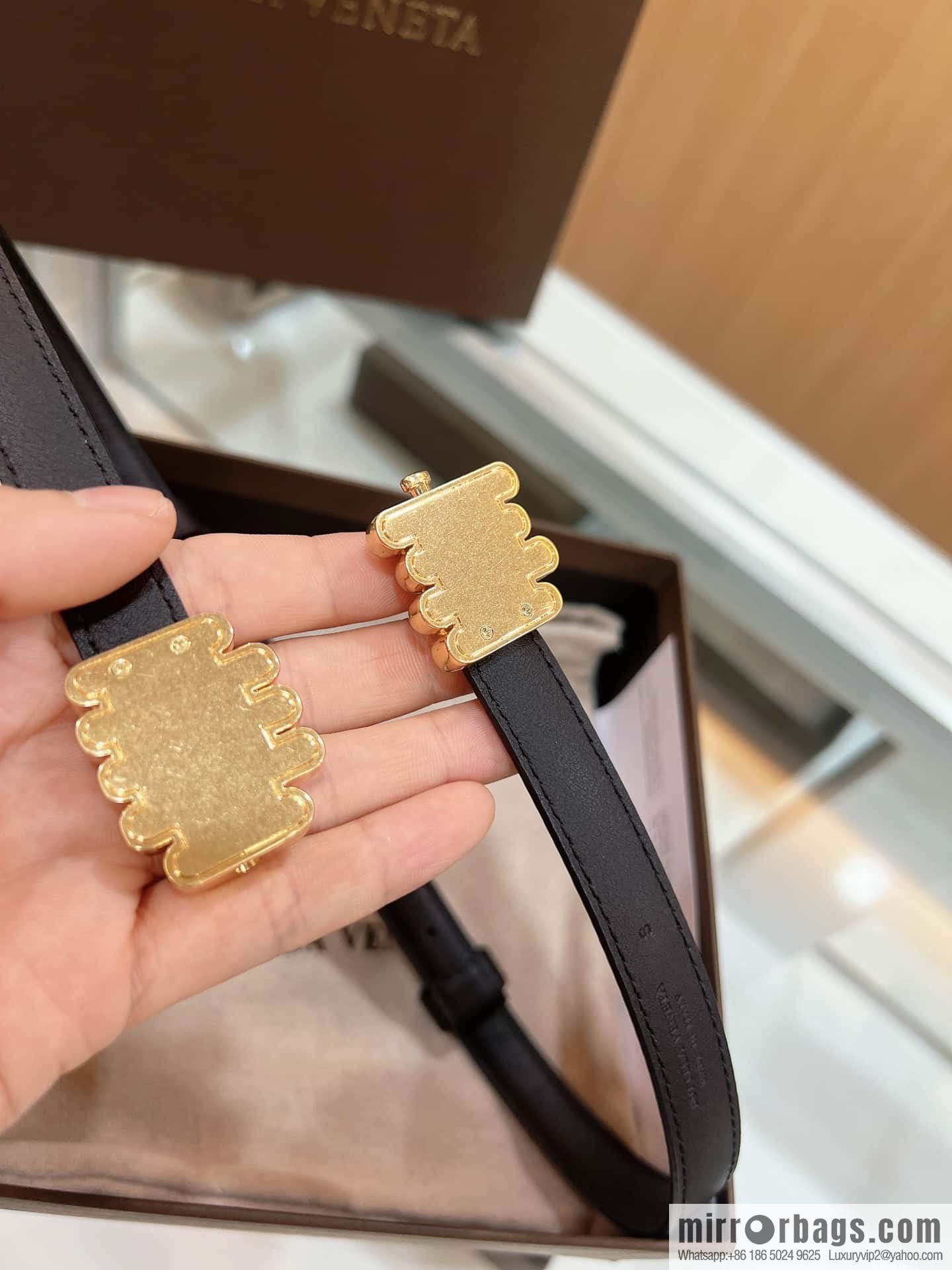 Bottega Veneta Butterfly Replica Luxury Handbag, Black Gold Metal Buckle Wrapped Irregular Design Gold Ring Decorative Waist Belt
