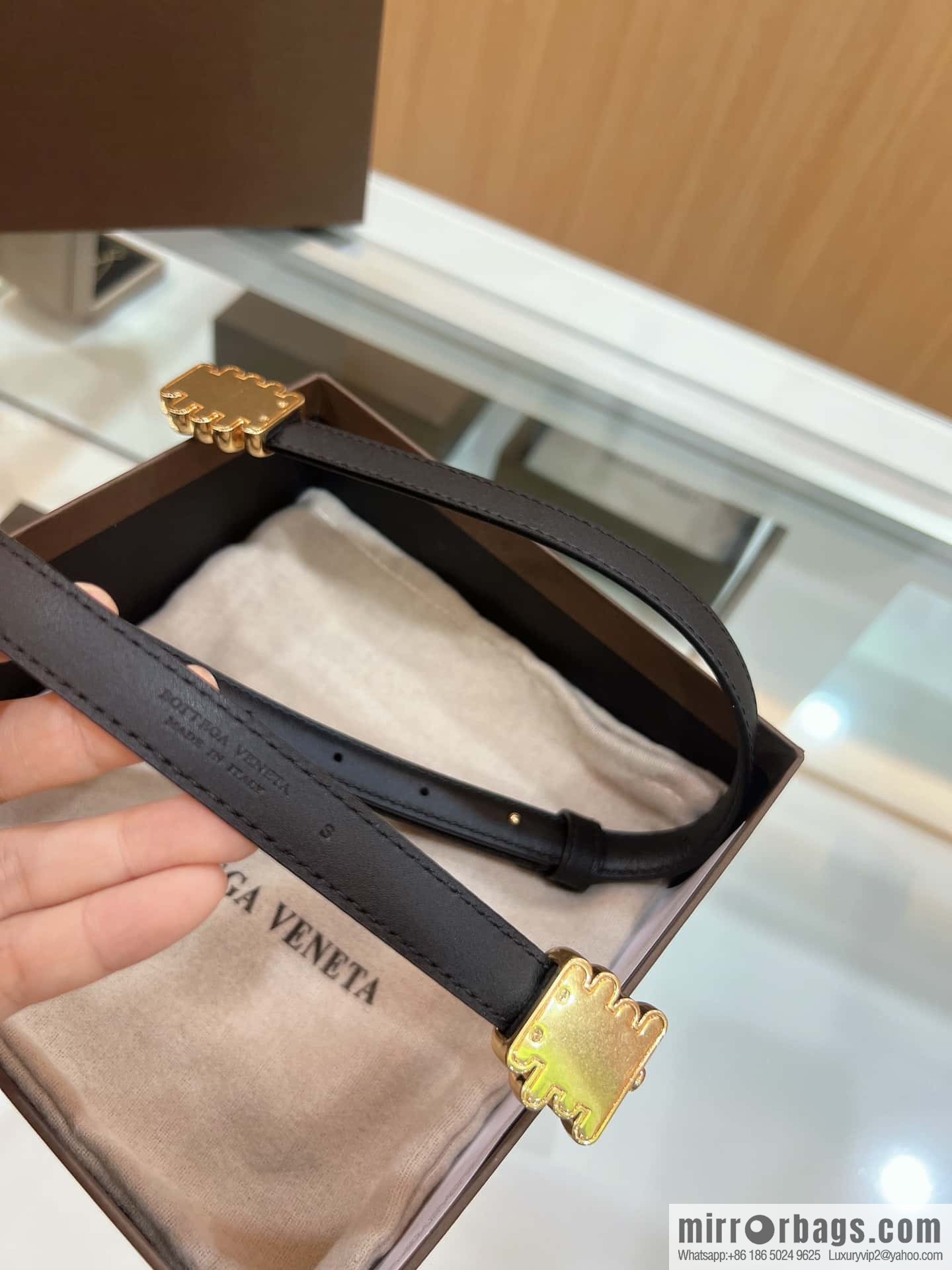 Bottega Veneta Butterfly Replica Luxury Handbag, Black Gold Metal Buckle Wrapped Irregular Design Gold Ring Decorative Waist Belt