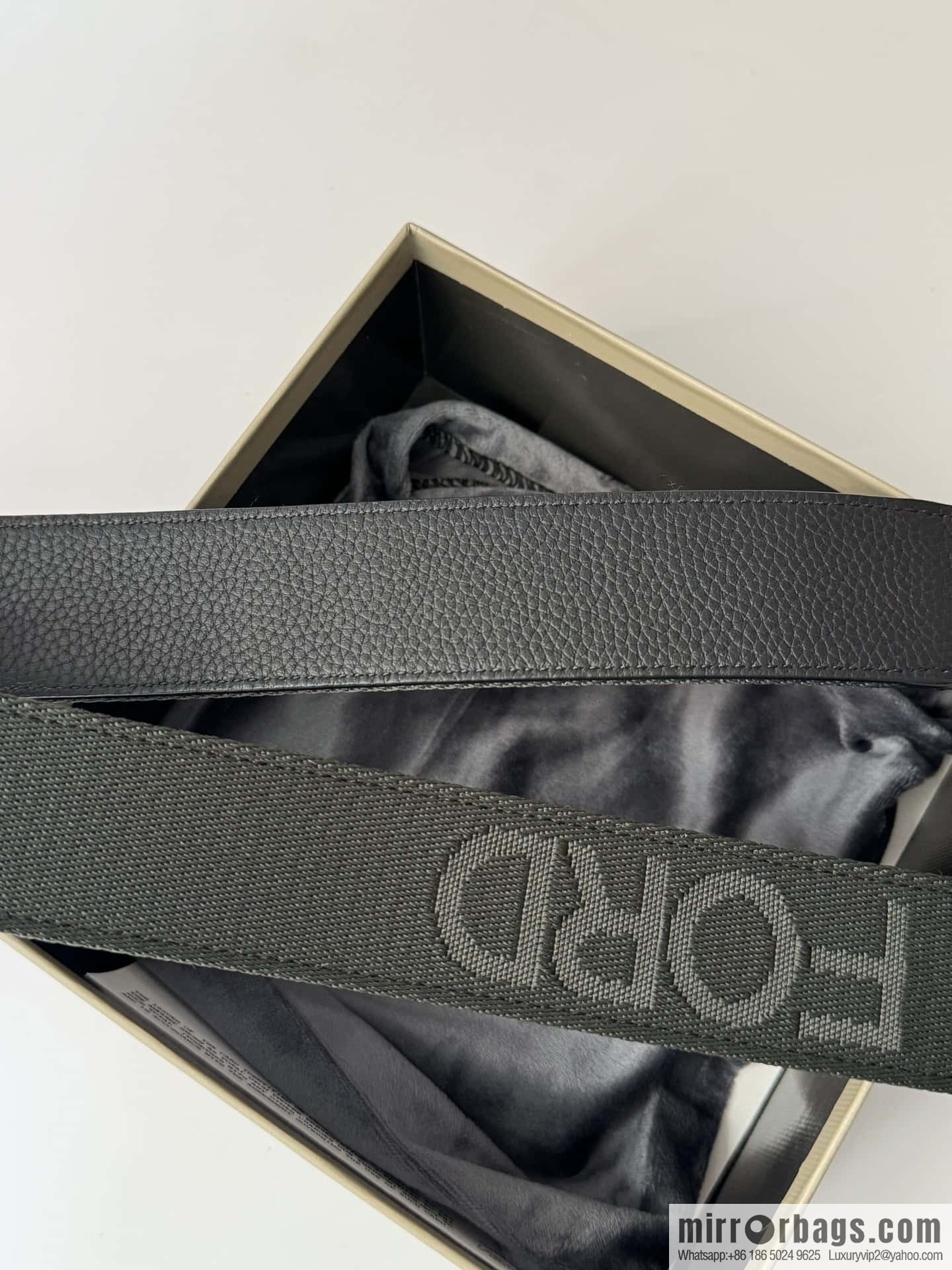 TOMFORD Tom Ford, Men's T-Buckle Double-Sided Belt 4.0CM