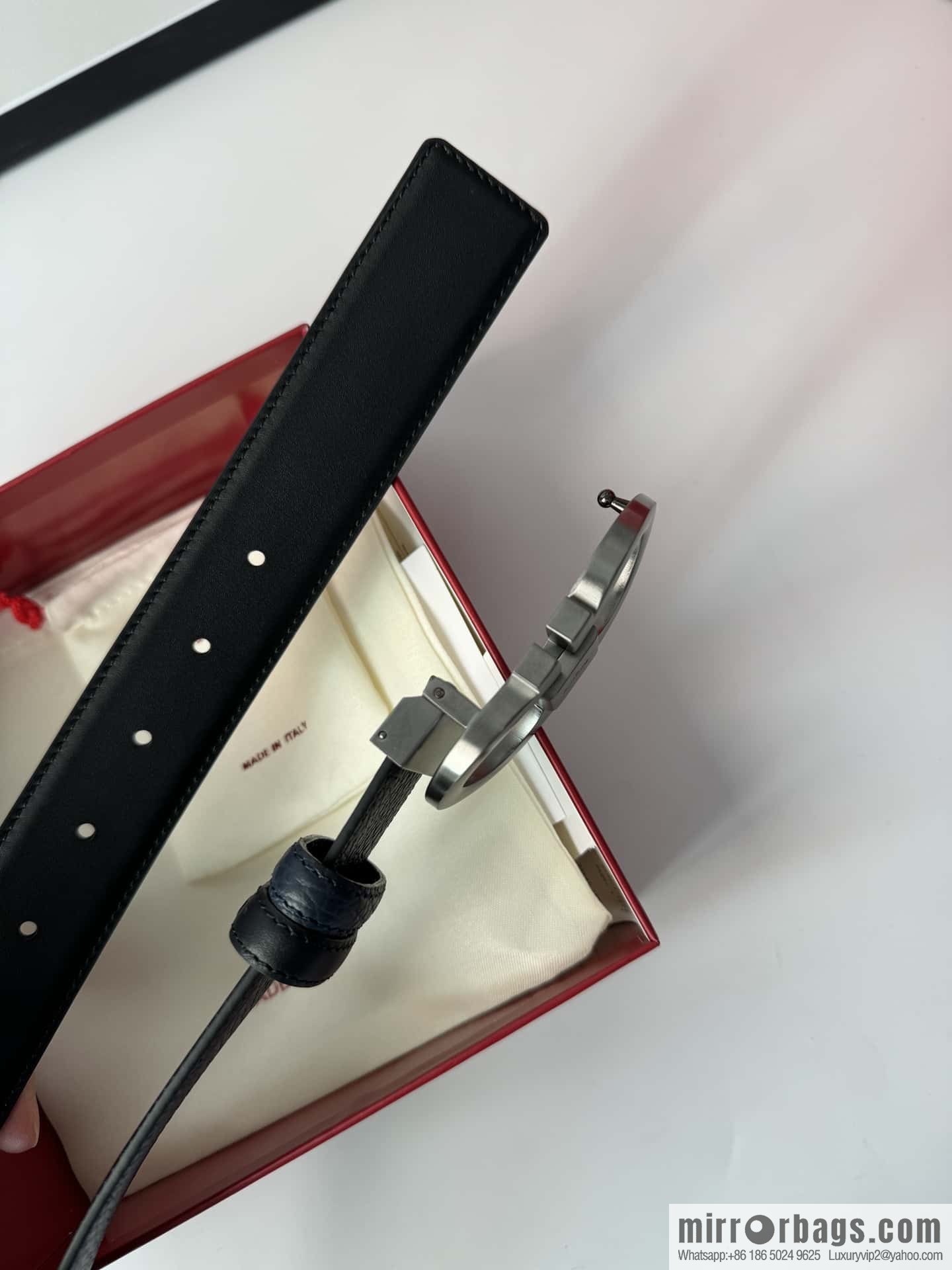 Ferragamo Ferragamo, exquisite 8-character metal brushed clip buckle cowhide belt 3.5CM