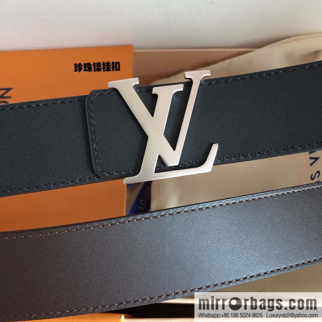 LV Initiales belt