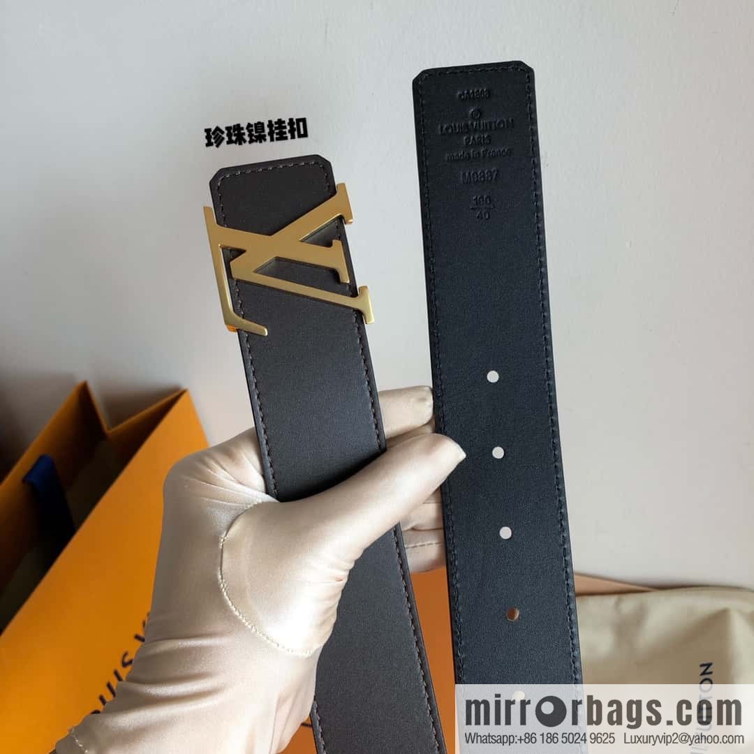 LV Initiales belt