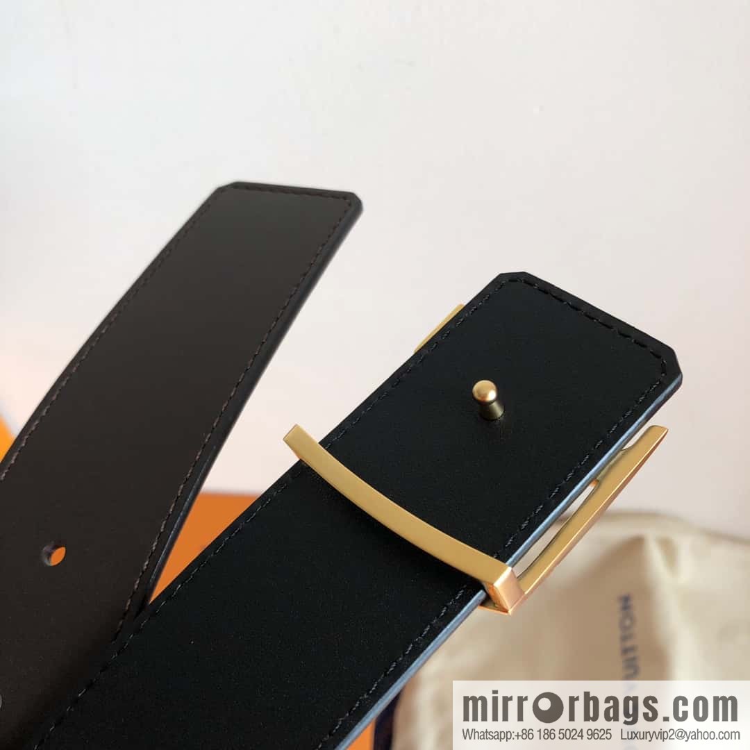 LV Initiales belt