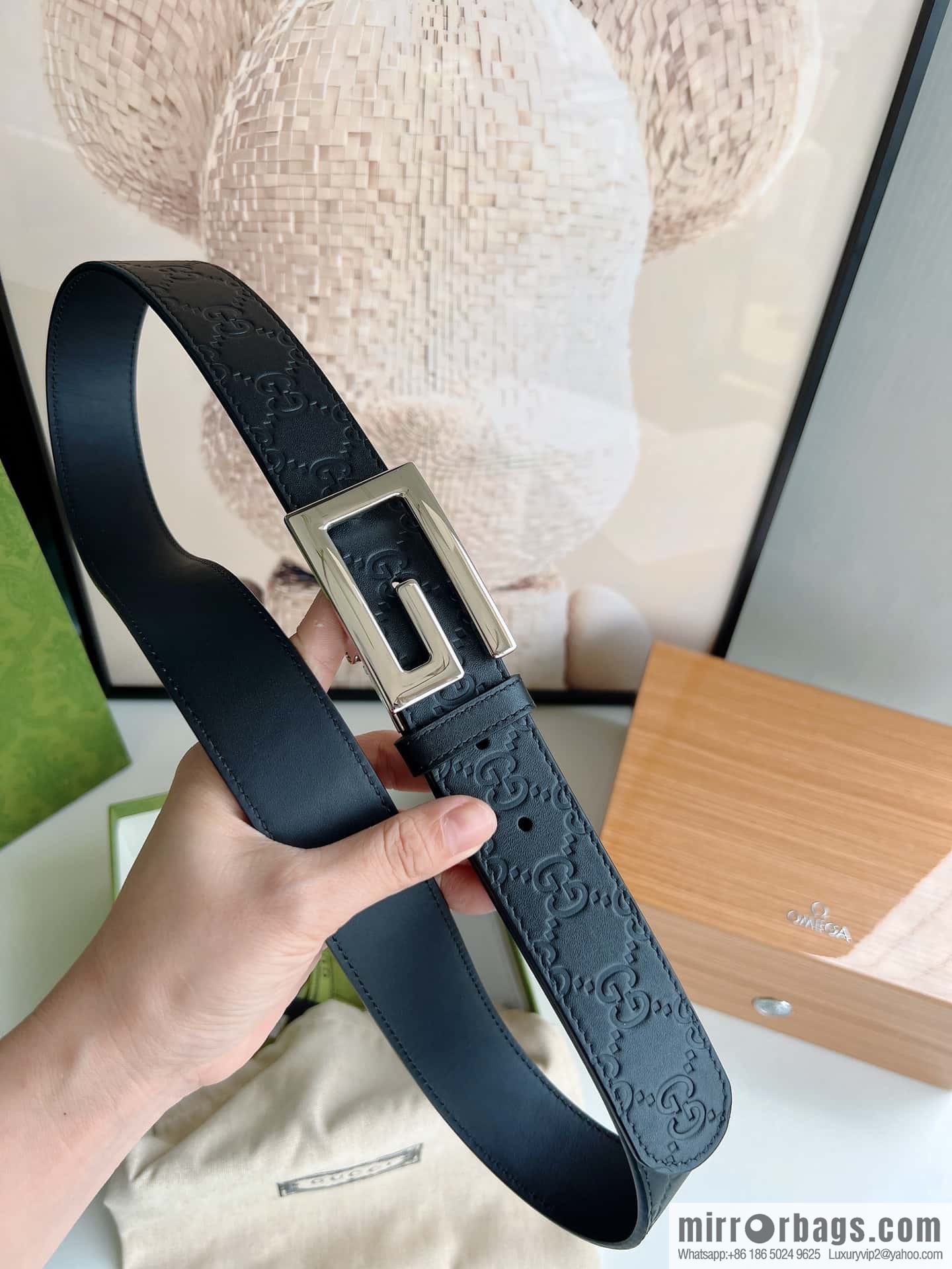 Gucci Gucci G-shaped metal rotating clip buckle, with the first layer of cowhide embossed texture belt 3.5mm