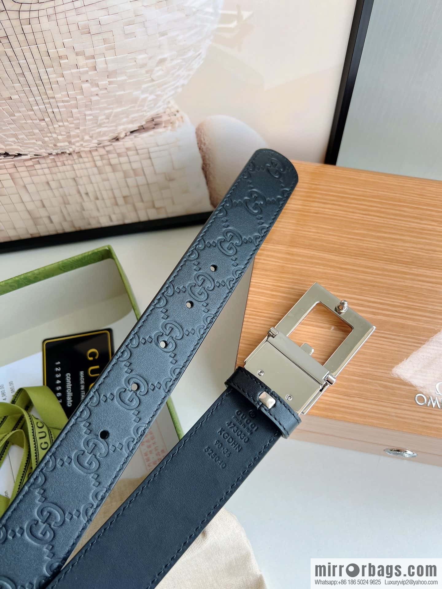 Gucci Gucci G-shaped metal rotating clip buckle, with the first layer of cowhide embossed texture belt 3.5mm