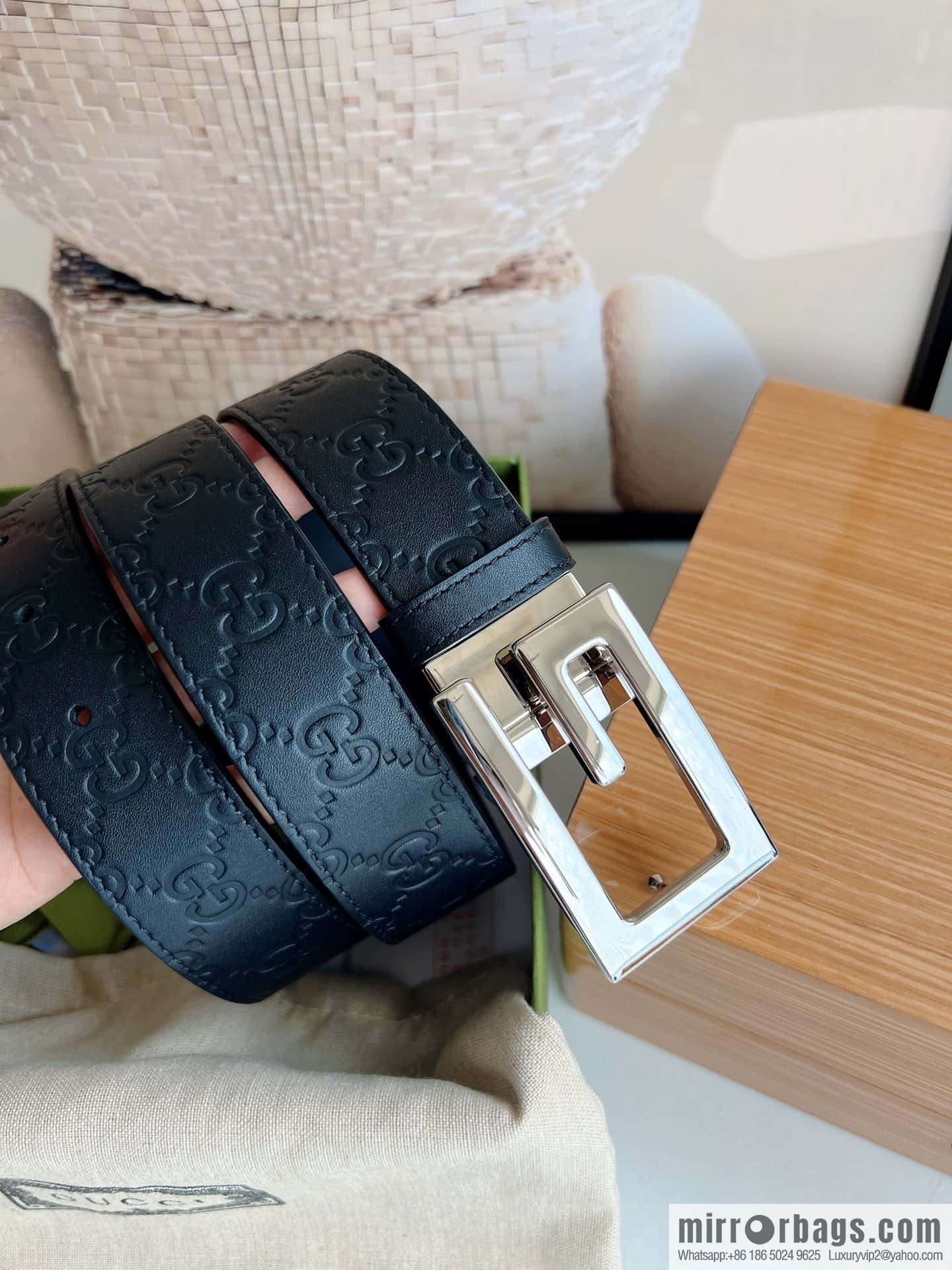 Gucci Gucci G-shaped metal rotating clip buckle, with the first layer of cowhide embossed texture belt 3.5mm