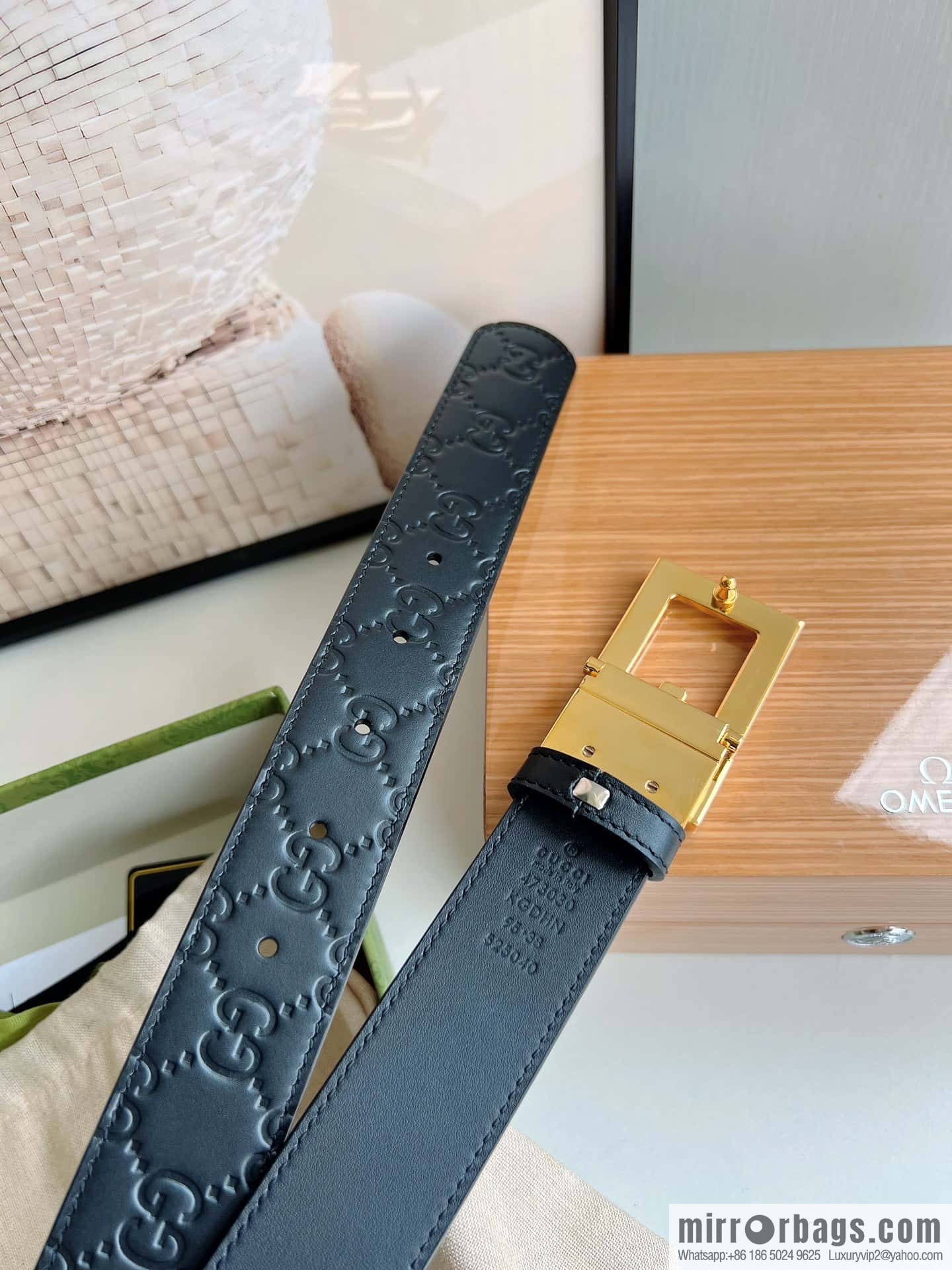 Gucci Gucci G-shaped metal rotating clip buckle, with the first layer of cowhide embossed texture belt 3.5mm