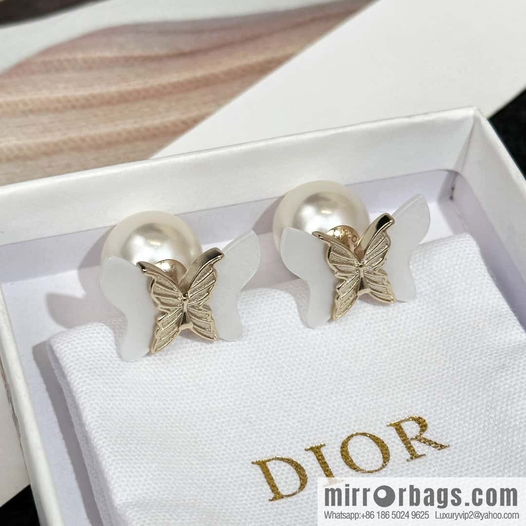 New ☑️ DIOR butterfly big pearl stud earrings