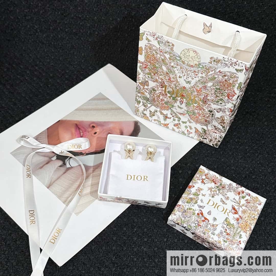 New ☑️ DIOR butterfly big pearl stud earrings