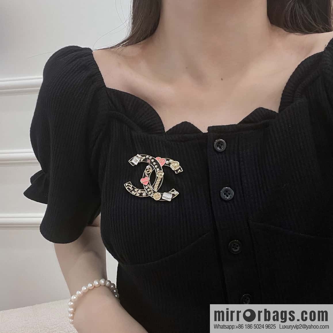 ❗️New ❗️ Chanel brooch ☀️ new ☑️ Chanel double c black enamel brooch ☀️