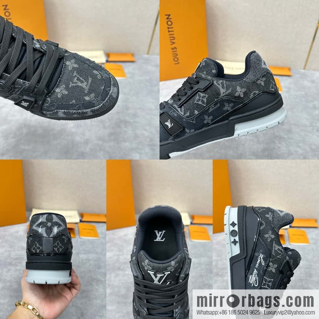 ππL's new product L * V~ The new TRAINER series sneakers are made of Monogram denim (denim) 1AC4ZB.