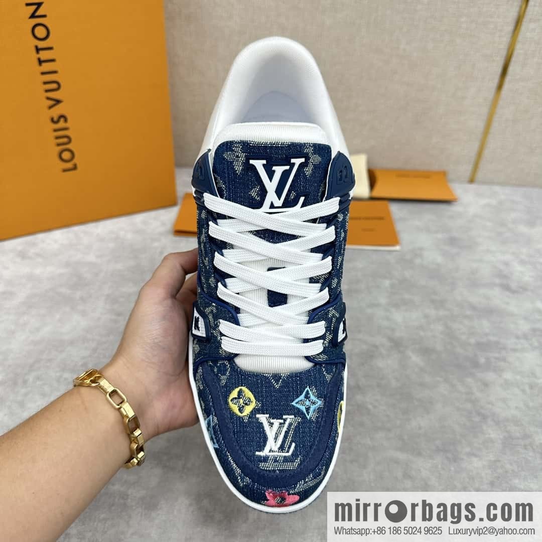 ππL's new product L * V Louis~ The new TRAINER series sneakers are made of Monogram denim (denim).