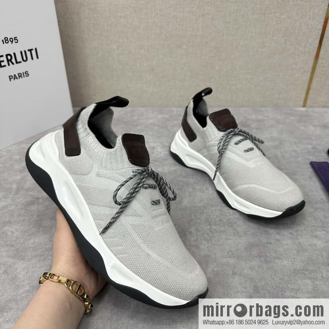 ๐๐Berlut's new Shadow fly-knit sneakers