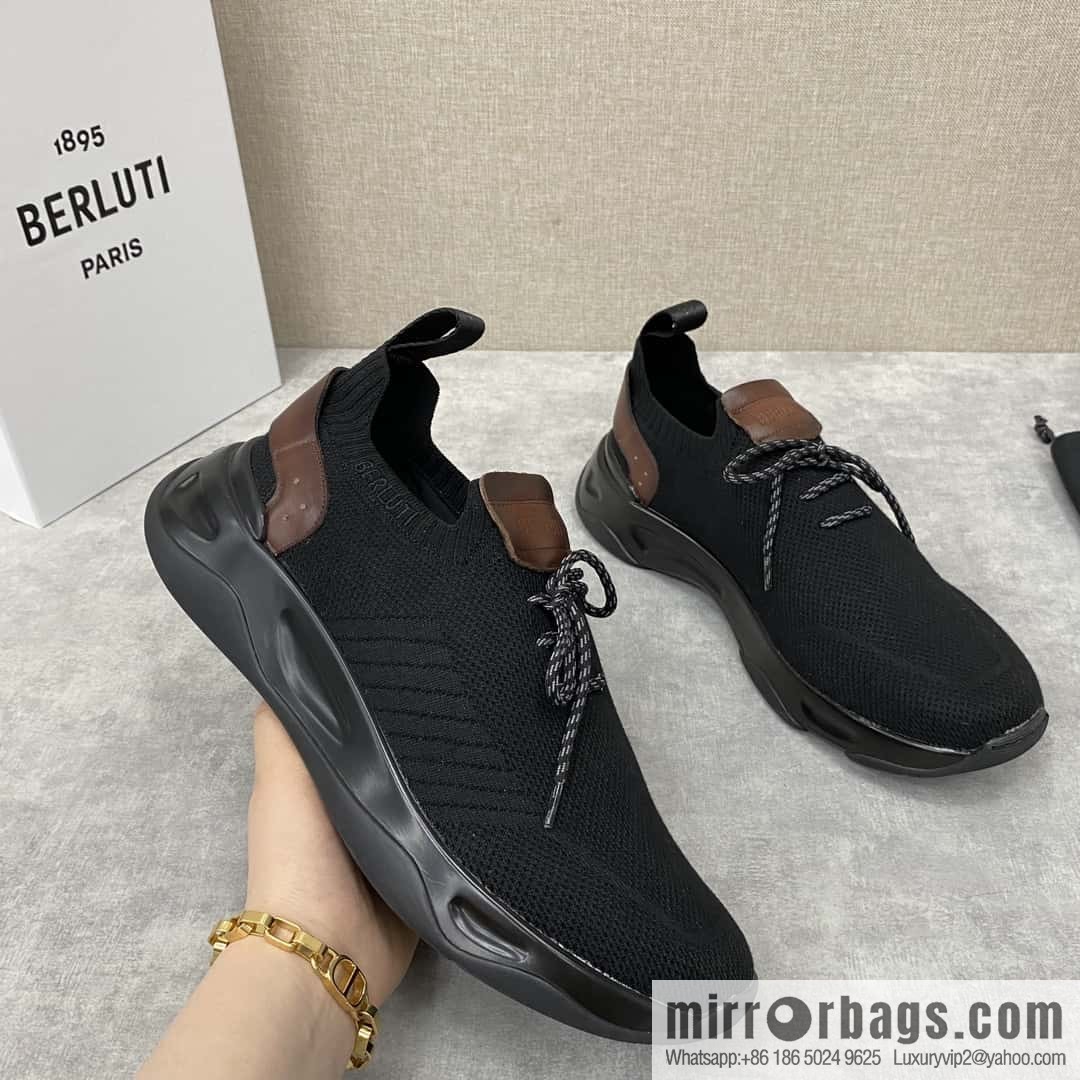 ๐๐Berlut's new Shadow fly-knit sneakers