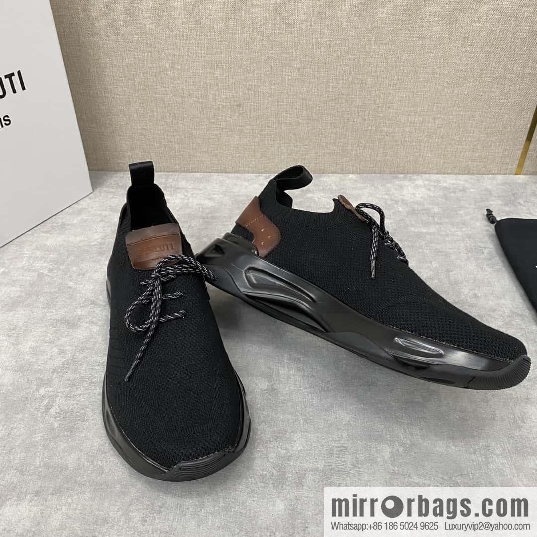 ๐๐Berlut's new Shadow fly-knit sneakers