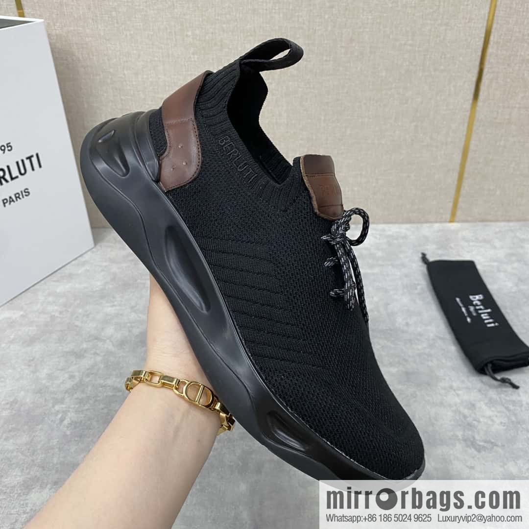 ๐๐Berlut's new Shadow fly-knit sneakers