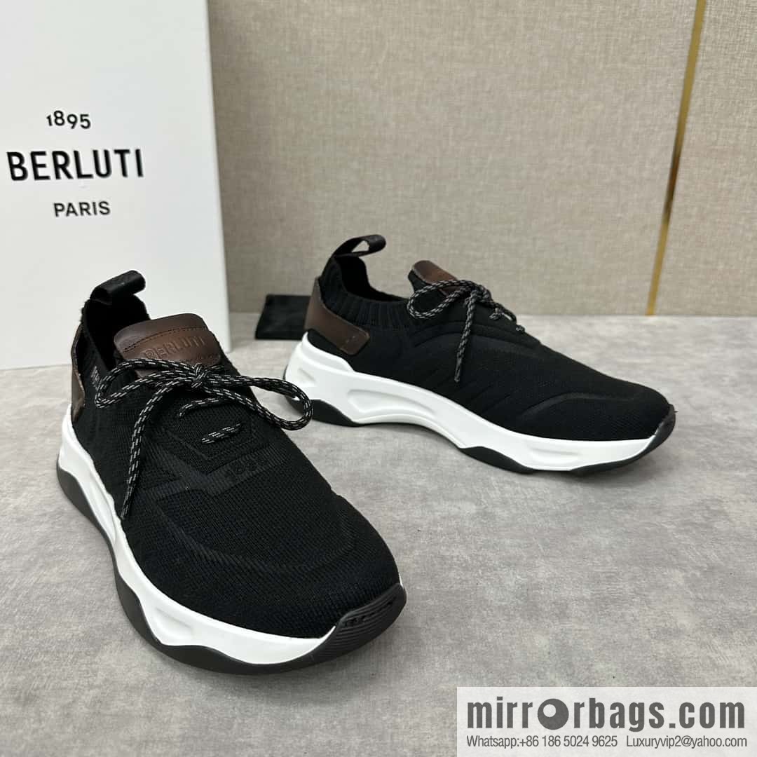 ๐๐Berlut's new Shadow fly-knit sneakers