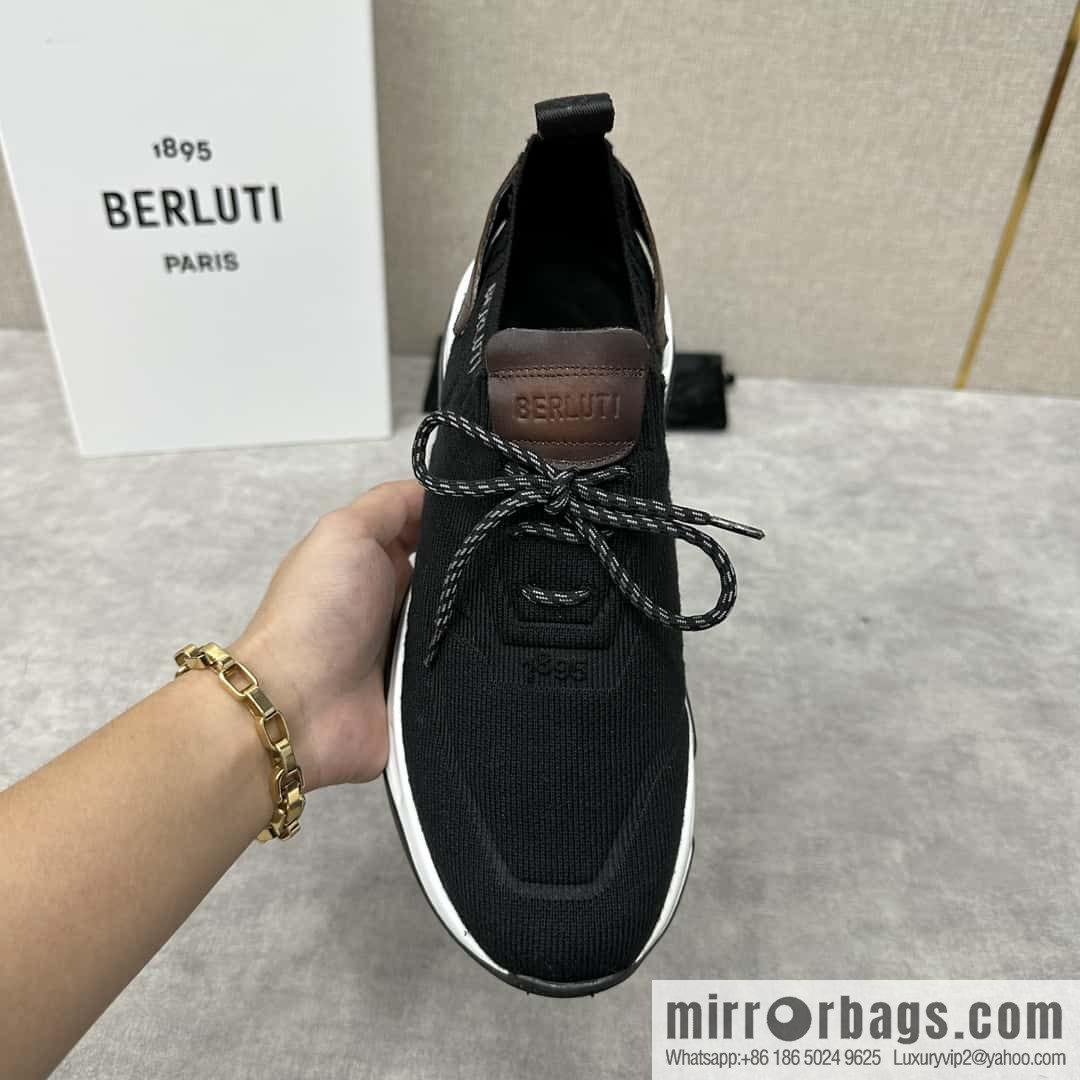 ๐๐Berlut's new Shadow fly-knit sneakers