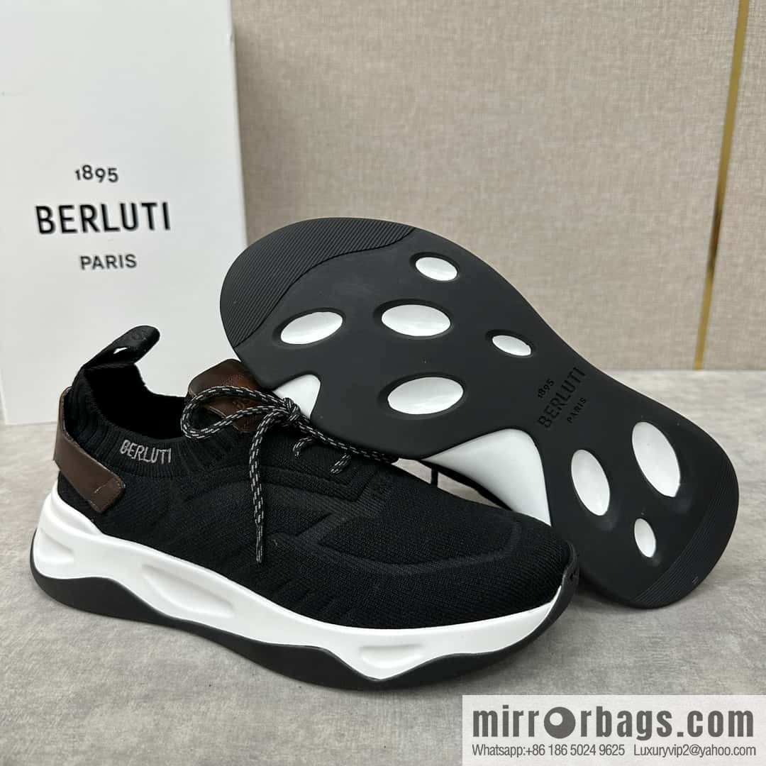 ๐๐Berlut's new Shadow fly-knit sneakers