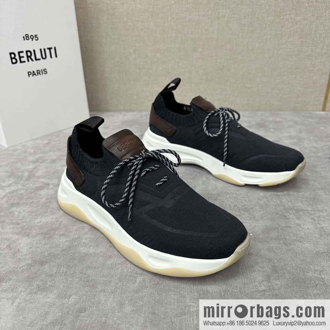 ๐๐Berlut's new Shadow fly-knit sneakers